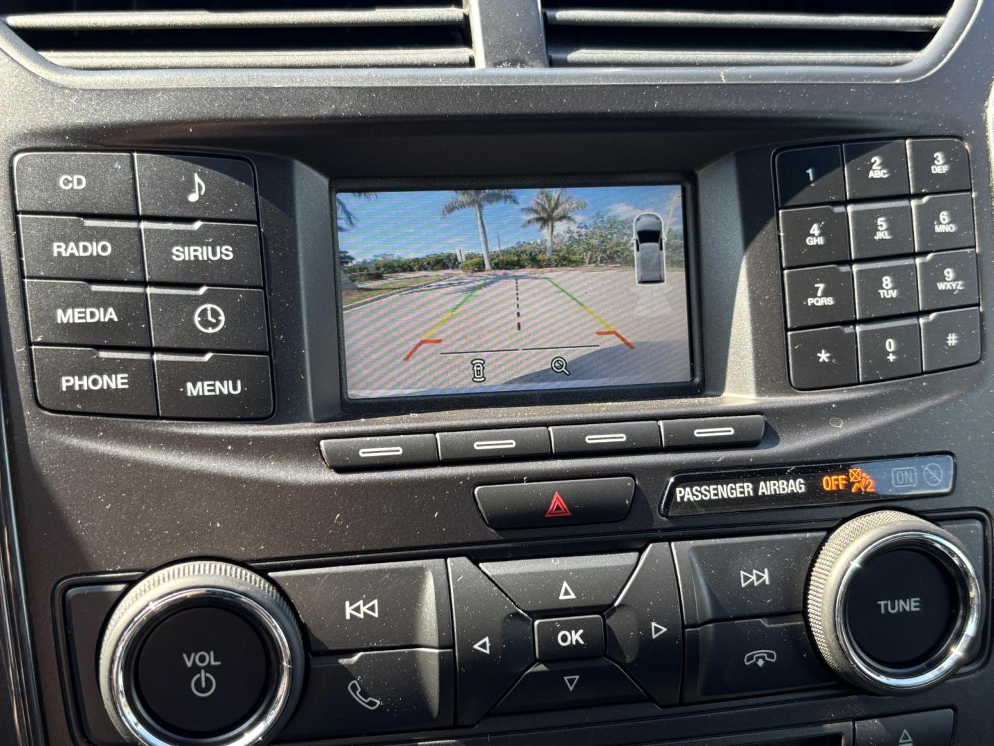 2017 WHITE /Black Cloth FORD EXPLORER XLT (1FM5K8D8XHG) with an 3.5L engine, Automatic transmission, located at 11170 Summerlin Square Dr., Fort Myers Beach, FL, 33931, (239) 999-7777, 26.493546, -81.941628 - 1 Owner No Damage No Accident Carfax 3rd Row - Photo#32