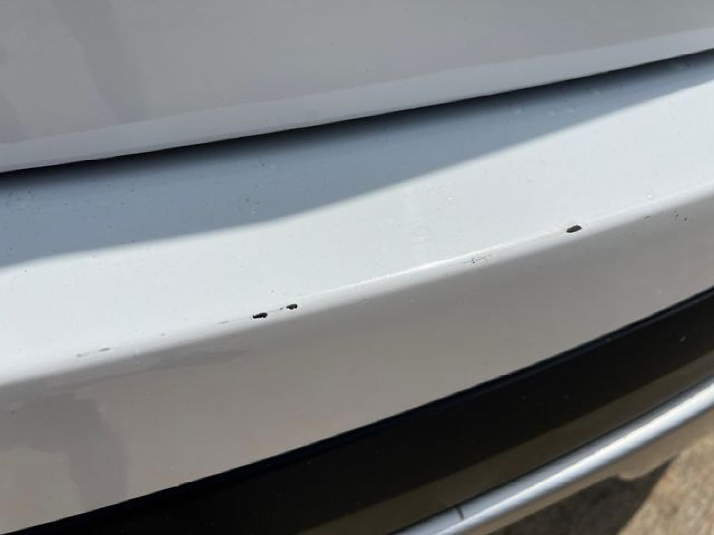 2017 WHITE /Black Cloth FORD EXPLORER XLT (1FM5K8D8XHG) with an 3.5L engine, Automatic transmission, located at 11170 Summerlin Square Dr., Fort Myers Beach, FL, 33931, (239) 999-7777, 26.493546, -81.941628 - 1 Owner No Damage No Accident Carfax 3rd Row - Photo#50