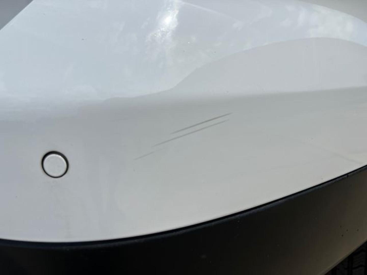 2017 WHITE /Black Cloth FORD EXPLORER XLT (1FM5K8D8XHG) with an 3.5L engine, Automatic transmission, located at 11170 Summerlin Square Dr., Fort Myers Beach, FL, 33931, (239) 999-7777, 26.493546, -81.941628 - 1 Owner No Damage No Accident Carfax 3rd Row - Photo#52
