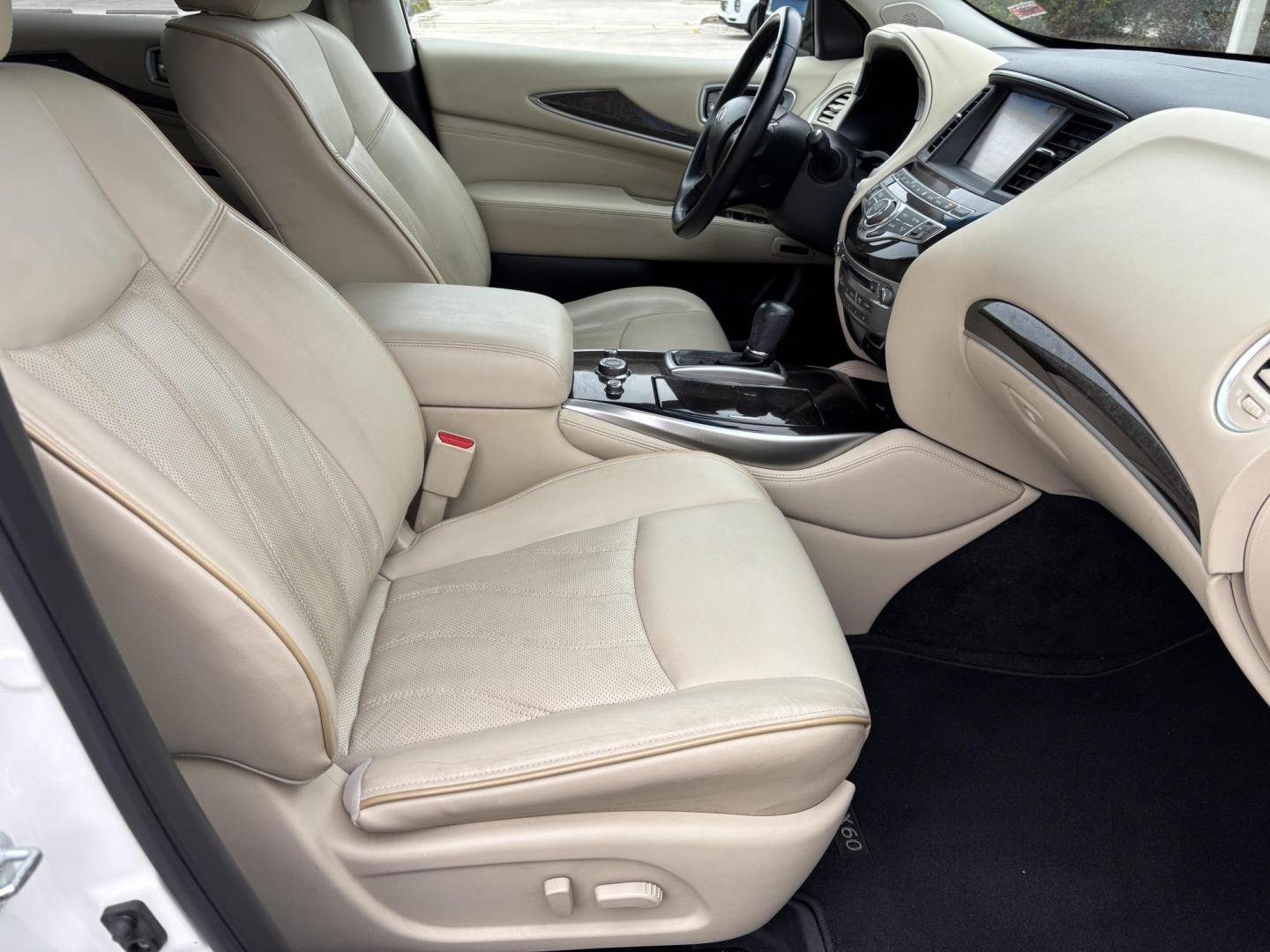 2015 WHITE /Tan Leather INFINITI QX60 SUV (5N1AL0MM7FC) with an 3.5L engine, Continuously Variable transmission, located at 11170 Summerlin Square Dr., Fort Myers Beach, FL, 33931, (239) 999-7777, 26.493546, -81.941628 - Photo#10