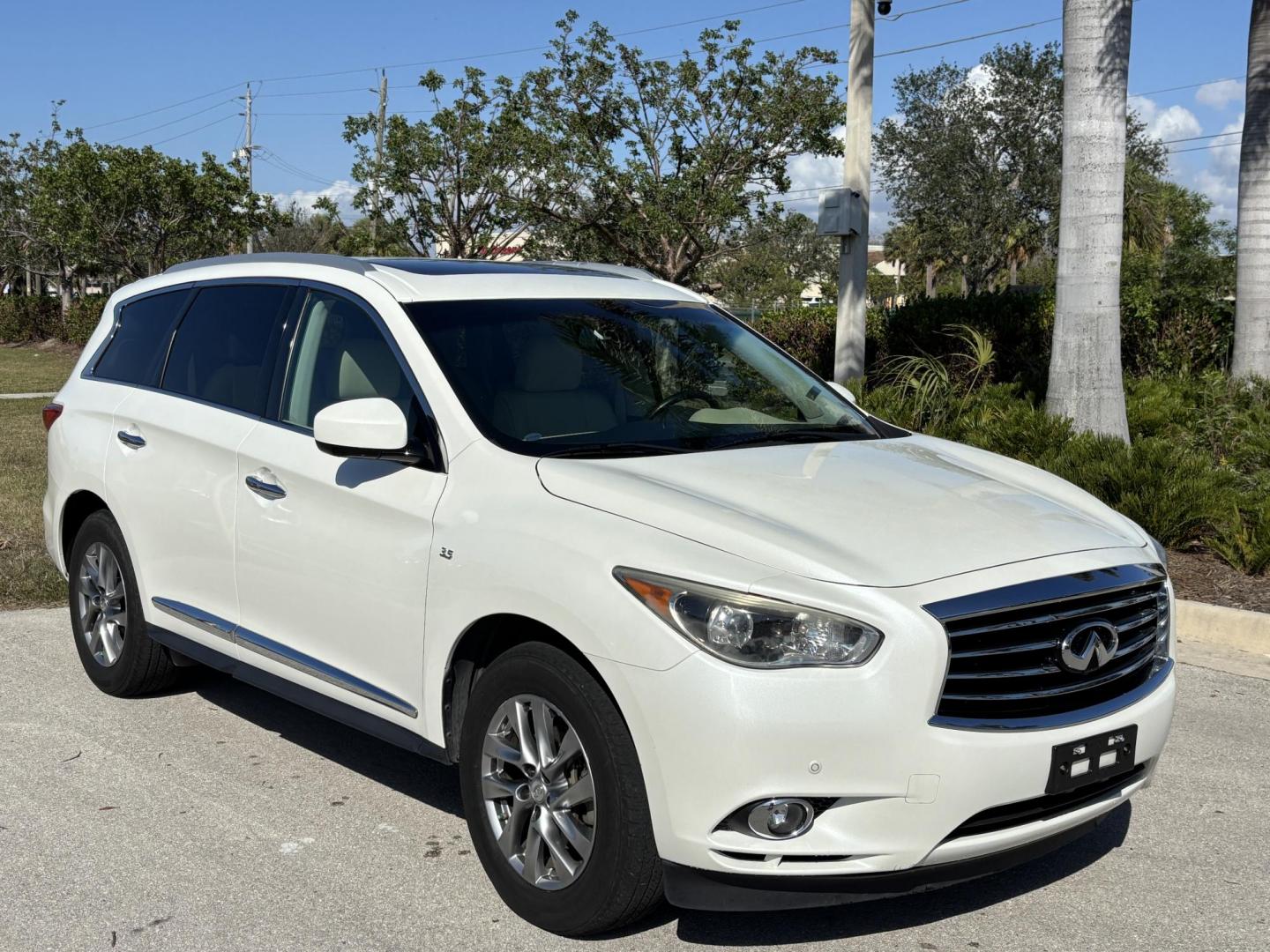 2015 WHITE /Tan Leather INFINITI QX60 SUV (5N1AL0MM7FC) with an 3.5L engine, Continuously Variable transmission, located at 11170 Summerlin Square Dr., Fort Myers Beach, FL, 33931, (239) 999-7777, 26.493546, -81.941628 - Photo#2