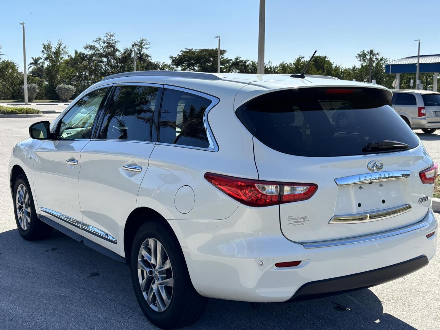 2015 WHITE /Tan Leather INFINITI QX60 SUV (5N1AL0MM7FC) with an 3.5L engine, Continuously Variable transmission, located at 11170 Summerlin Square Dr., Fort Myers Beach, FL, 33931, (239) 999-7777, 26.493546, -81.941628 - Photo#4