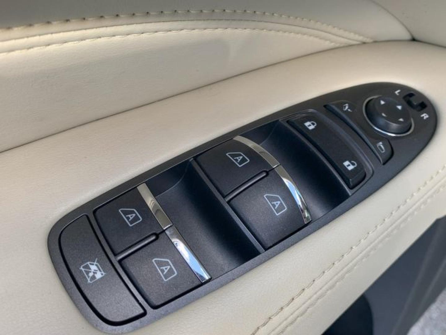 2015 WHITE /Tan Leather INFINITI QX60 SUV (5N1AL0MM7FC) with an 3.5L engine, Continuously Variable transmission, located at 11170 Summerlin Square Dr., Fort Myers Beach, FL, 33931, (239) 999-7777, 26.493546, -81.941628 - Photo#24