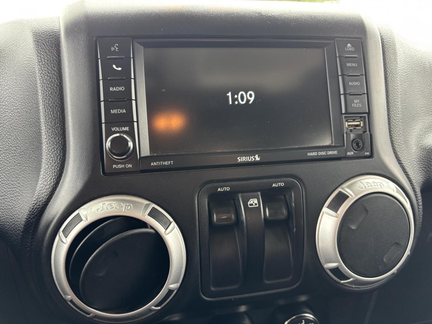 2015 SILVER /Black JEEP WRANGLER SAHARA (1C4AJWBG8FL) with an 3.6L engine, Automatic transmission, located at 11170 Summerlin Square Dr., Fort Myers Beach, FL, 33931, (239) 999-7777, 26.493546, -81.941628 - No Damage No Accident Carfax - Photo#21