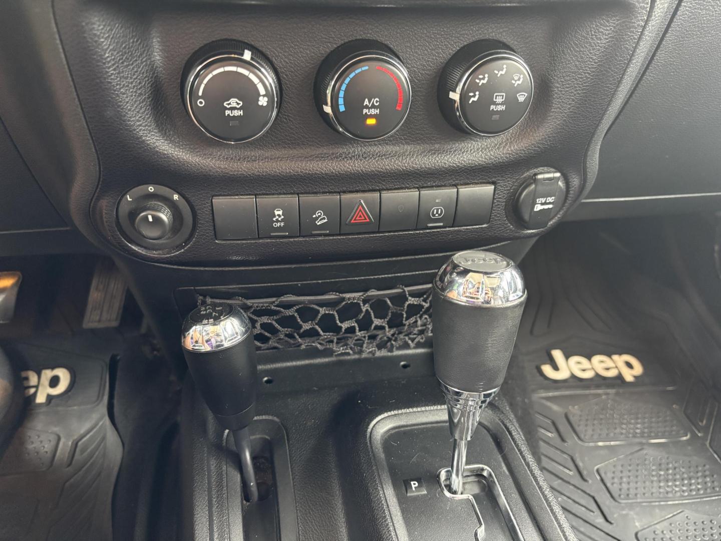 2015 SILVER /Black JEEP WRANGLER SAHARA (1C4AJWBG8FL) with an 3.6L engine, Automatic transmission, located at 11170 Summerlin Square Dr., Fort Myers Beach, FL, 33931, (239) 999-7777, 26.493546, -81.941628 - No Damage No Accident Carfax - Photo#23