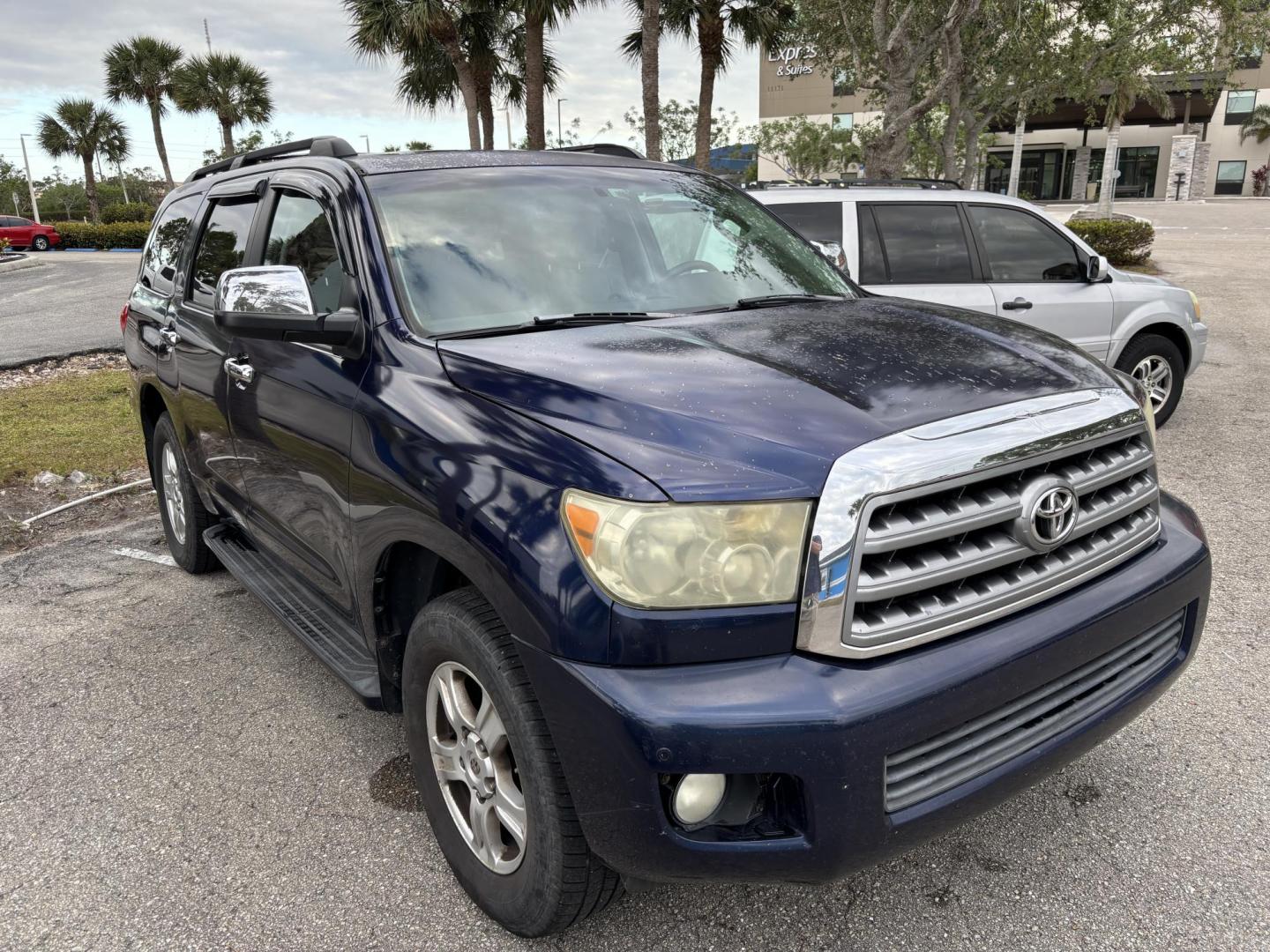 2008 BLUE TOYOTA SEQUOIA LIMITED (5TDZY68A98S) with an 5.7L engine, Automatic transmission, located at 11170 Summerlin Square Dr., Fort Myers Beach, FL, 33931, (239) 999-7777, 26.493546, -81.941628 - Photo#0