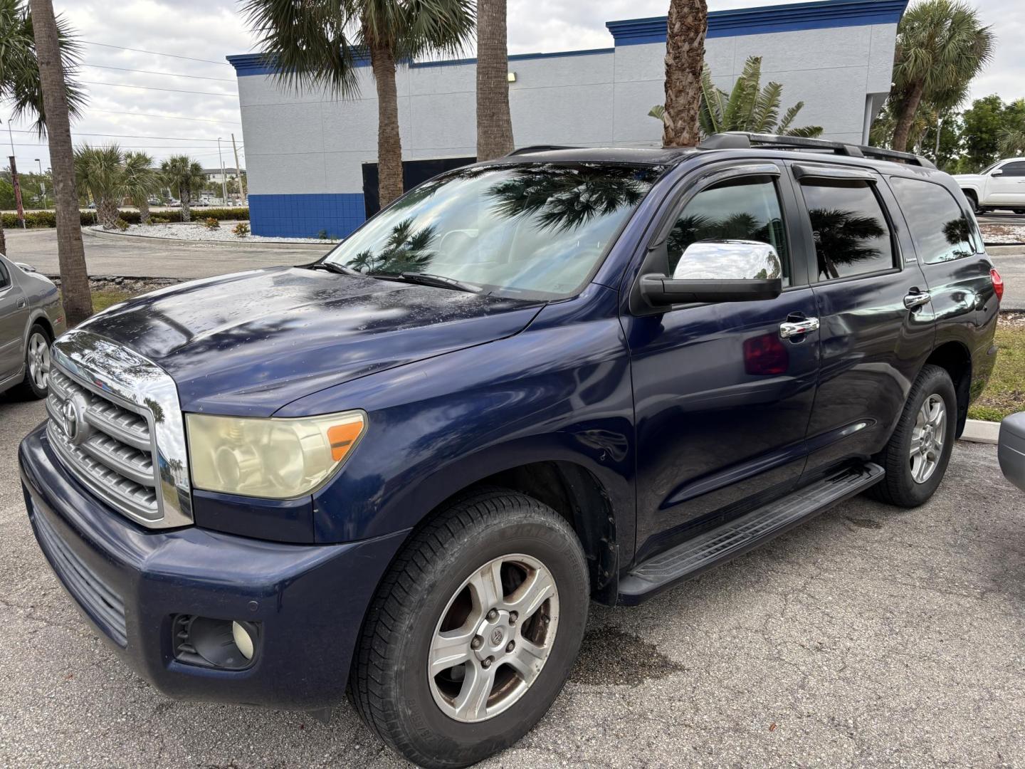 2008 BLUE TOYOTA SEQUOIA LIMITED (5TDZY68A98S) with an 5.7L engine, Automatic transmission, located at 11170 Summerlin Square Dr., Fort Myers Beach, FL, 33931, (239) 999-7777, 26.493546, -81.941628 - Photo#1