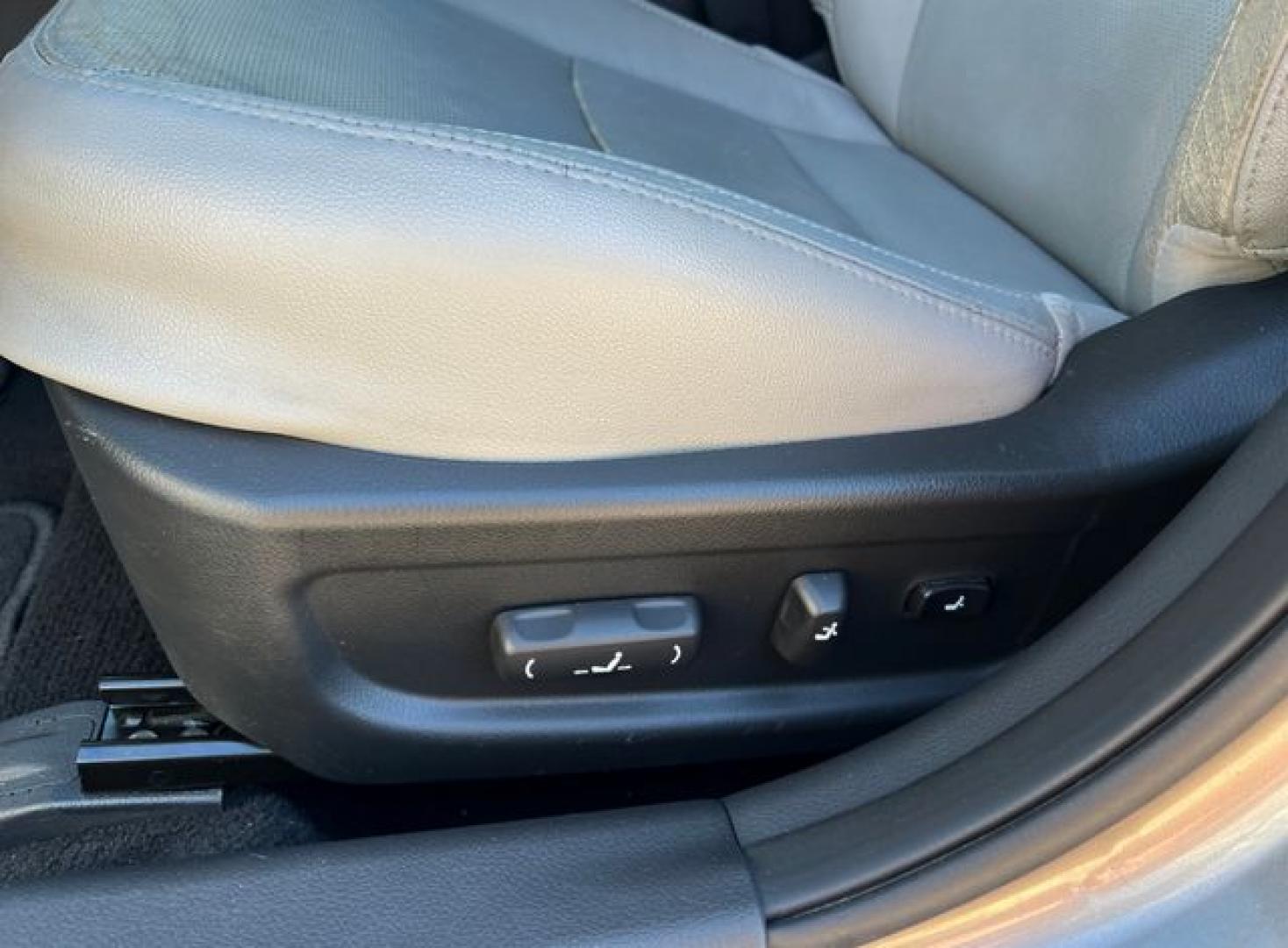 2013 BROWN /Tan Leather Kia Optima EX (5XXGN4A70DG) with an 2.4L L4 DOHC 16V engine, 6-Speed Automatic transmission, located at 11170 Summerlin Square Dr., Fort Myers Beach, FL, 33931, (239) 999-7777, 26.493546, -81.941628 - Photo#16