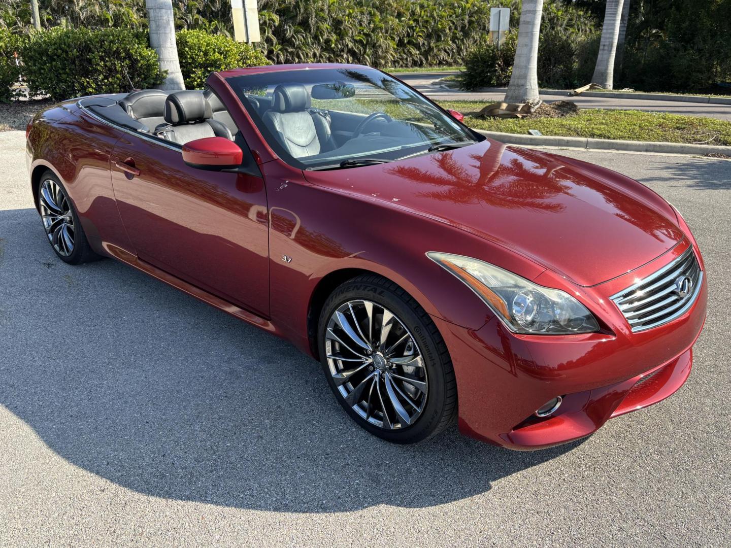 2014 RED INFINITI Q60 BASE (JN1CV6FE8EM) with an 3.7L engine, Automatic transmission, located at 11170 Summerlin Square Dr., Fort Myers Beach, FL, 33931, (239) 999-7777, 26.493546, -81.941628 - Photo#0