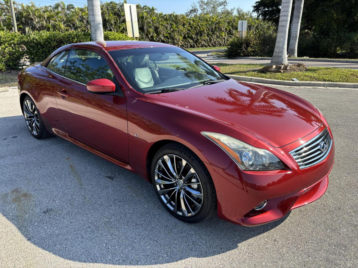 2014 RED INFINITI Q60 BASE (JN1CV6FE8EM) with an 3.7L engine, Automatic transmission, located at 11170 Summerlin Square Dr., Fort Myers Beach, FL, 33931, (239) 999-7777, 26.493546, -81.941628 - Photo#10