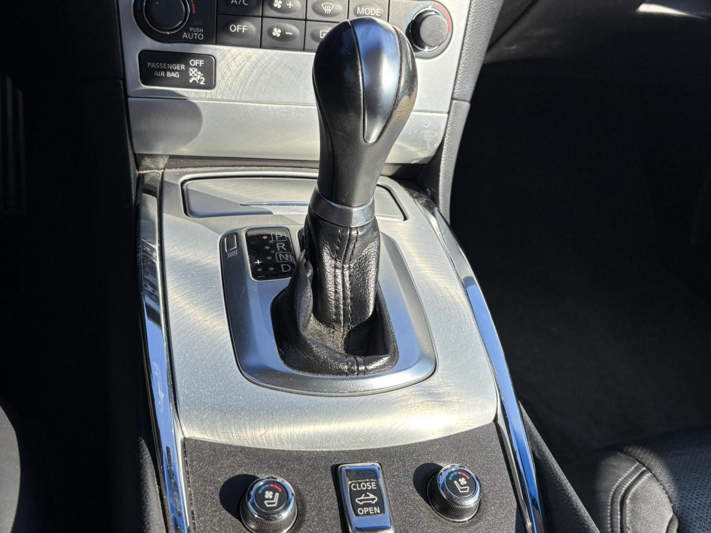 2014 RED INFINITI Q60 BASE (JN1CV6FE8EM) with an 3.7L engine, Automatic transmission, located at 11170 Summerlin Square Dr., Fort Myers Beach, FL, 33931, (239) 999-7777, 26.493546, -81.941628 - Photo#15