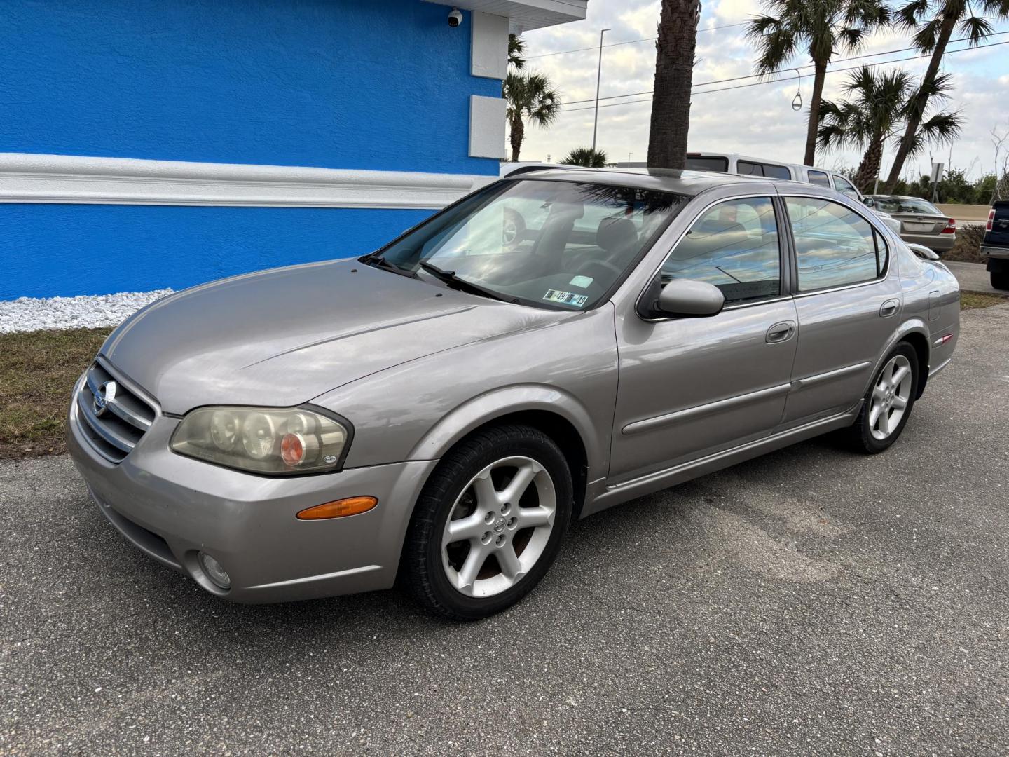 2002 GOLD /GRAY Nissan Maxima GLE (JN1DA31D12T) with an 3.5L V6 DOHC 24V engine, 4-Speed Automatic Overdrive transmission, located at 11170 Summerlin Square Dr., Fort Myers Beach, FL, 33931, (239) 999-7777, 26.493546, -81.941628 - Photo#0