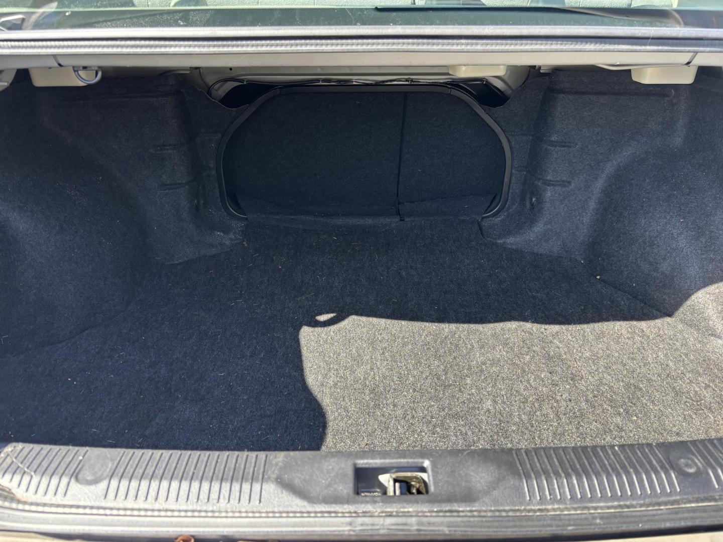 2002 GOLD /GRAY Nissan Maxima GLE (JN1DA31D12T) with an 3.5L V6 DOHC 24V engine, 4-Speed Automatic Overdrive transmission, located at 11170 Summerlin Square Dr., Fort Myers Beach, FL, 33931, (239) 999-7777, 26.493546, -81.941628 - Photo#24