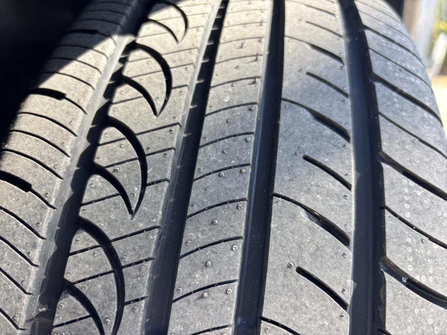 2002 GOLD /GRAY Nissan Maxima GLE (JN1DA31D12T) with an 3.5L V6 DOHC 24V engine, 4-Speed Automatic Overdrive transmission, located at 11170 Summerlin Square Dr., Fort Myers Beach, FL, 33931, (239) 999-7777, 26.493546, -81.941628 - Photo#28