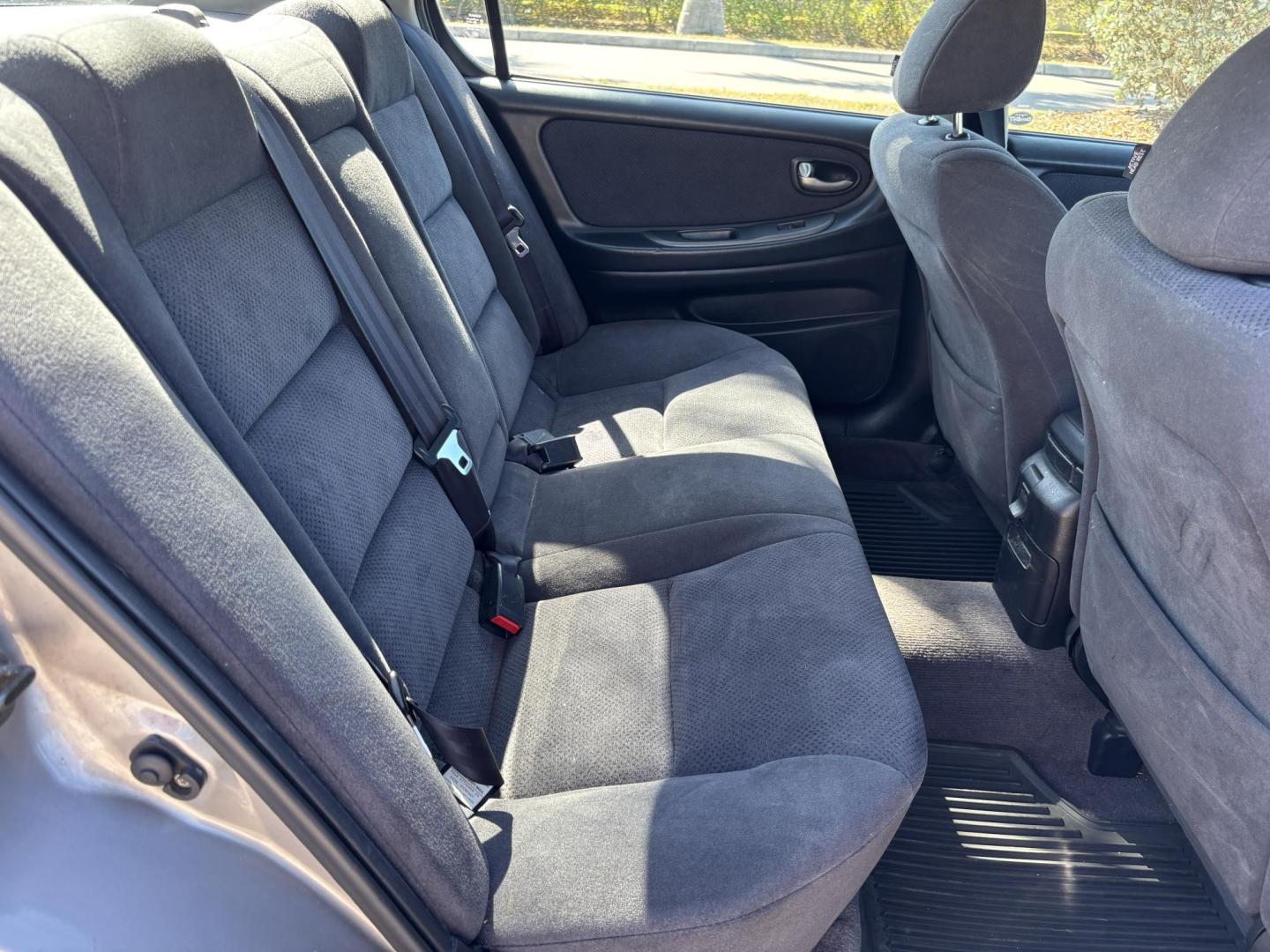 2002 GOLD /GRAY Nissan Maxima GLE (JN1DA31D12T) with an 3.5L V6 DOHC 24V engine, 4-Speed Automatic Overdrive transmission, located at 11170 Summerlin Square Dr., Fort Myers Beach, FL, 33931, (239) 999-7777, 26.493546, -81.941628 - Photo#20