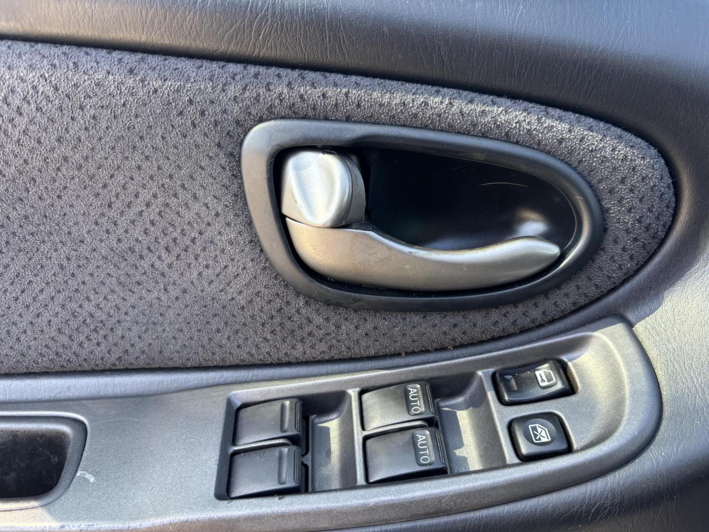 2002 GOLD /GRAY Nissan Maxima GLE (JN1DA31D12T) with an 3.5L V6 DOHC 24V engine, 4-Speed Automatic Overdrive transmission, located at 11170 Summerlin Square Dr., Fort Myers Beach, FL, 33931, (239) 999-7777, 26.493546, -81.941628 - Photo#26