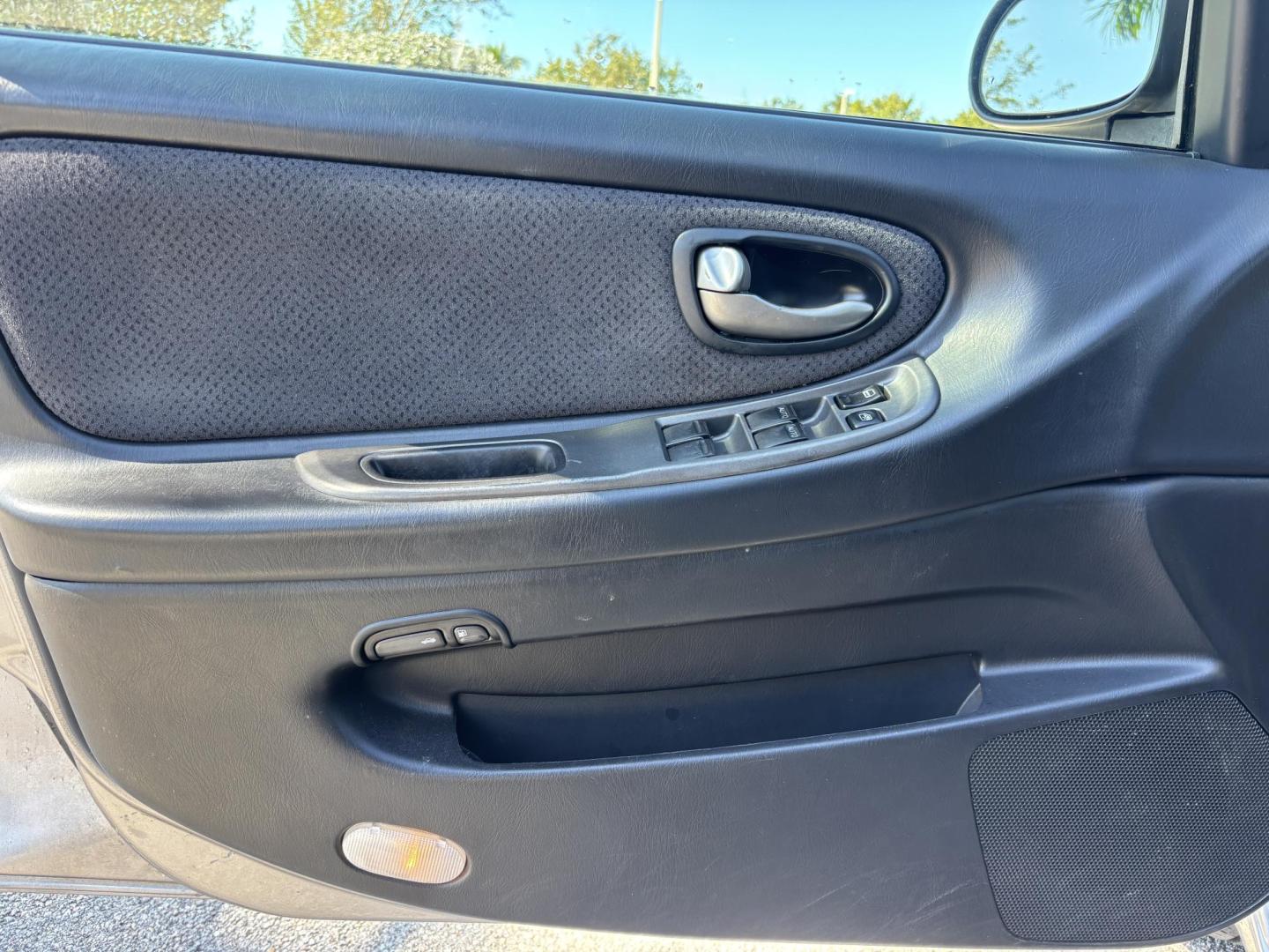 2002 GOLD /GRAY Nissan Maxima GLE (JN1DA31D12T) with an 3.5L V6 DOHC 24V engine, 4-Speed Automatic Overdrive transmission, located at 11170 Summerlin Square Dr., Fort Myers Beach, FL, 33931, (239) 999-7777, 26.493546, -81.941628 - Photo#25