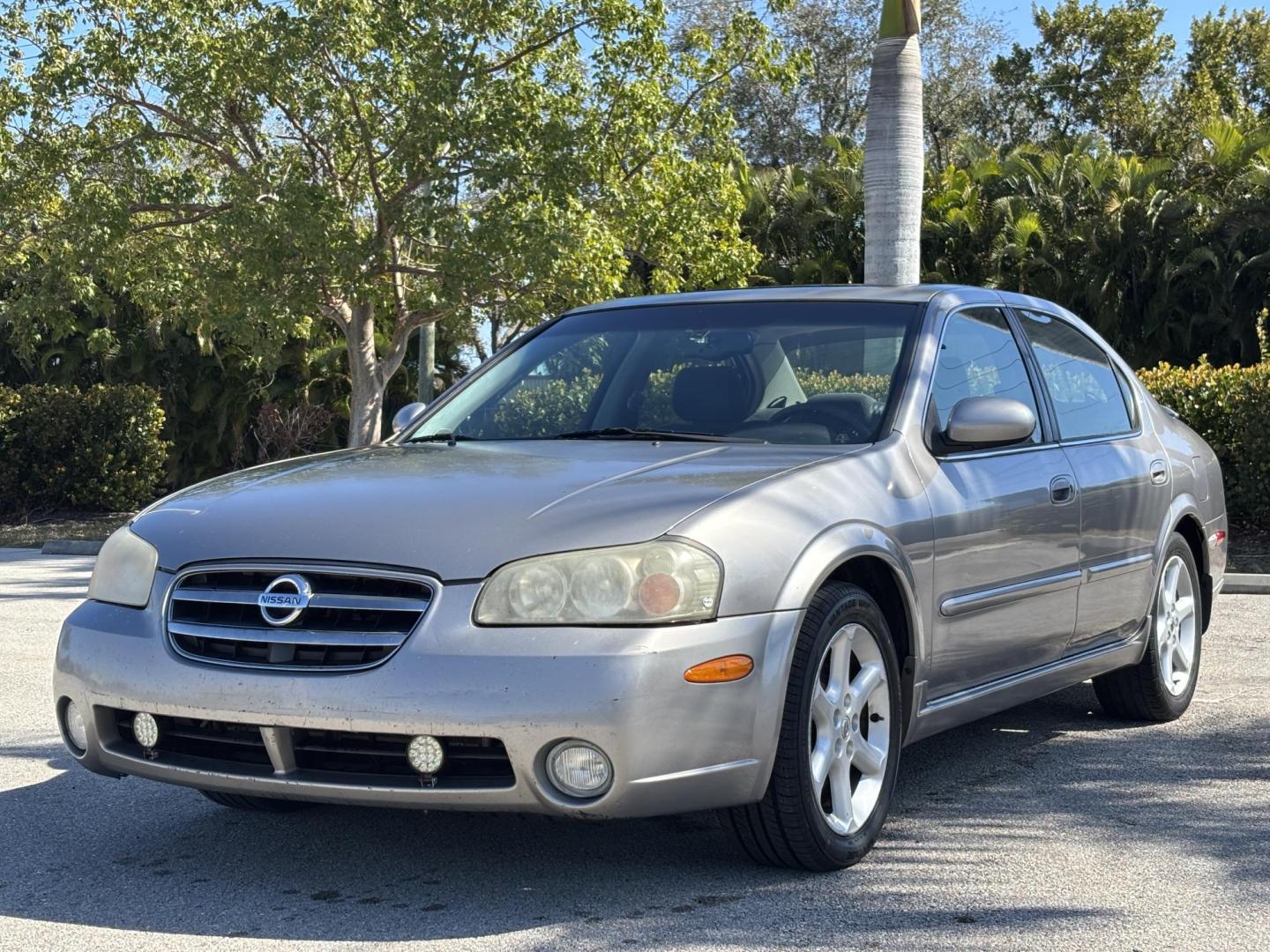 2002 GOLD /GRAY Nissan Maxima GLE (JN1DA31D12T) with an 3.5L V6 DOHC 24V engine, 4-Speed Automatic Overdrive transmission, located at 11170 Summerlin Square Dr., Fort Myers Beach, FL, 33931, (239) 999-7777, 26.493546, -81.941628 - Photo#1