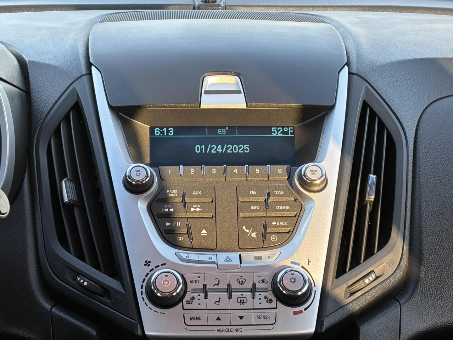 2011 BLACK CHEVROLET EQUINOX LT (2GNALPEC2B1) with an 2.4L engine, Automatic transmission, located at 11170 Summerlin Square Dr., Fort Myers Beach, FL, 33931, (239) 999-7777, 26.493546, -81.941628 - Photo#16