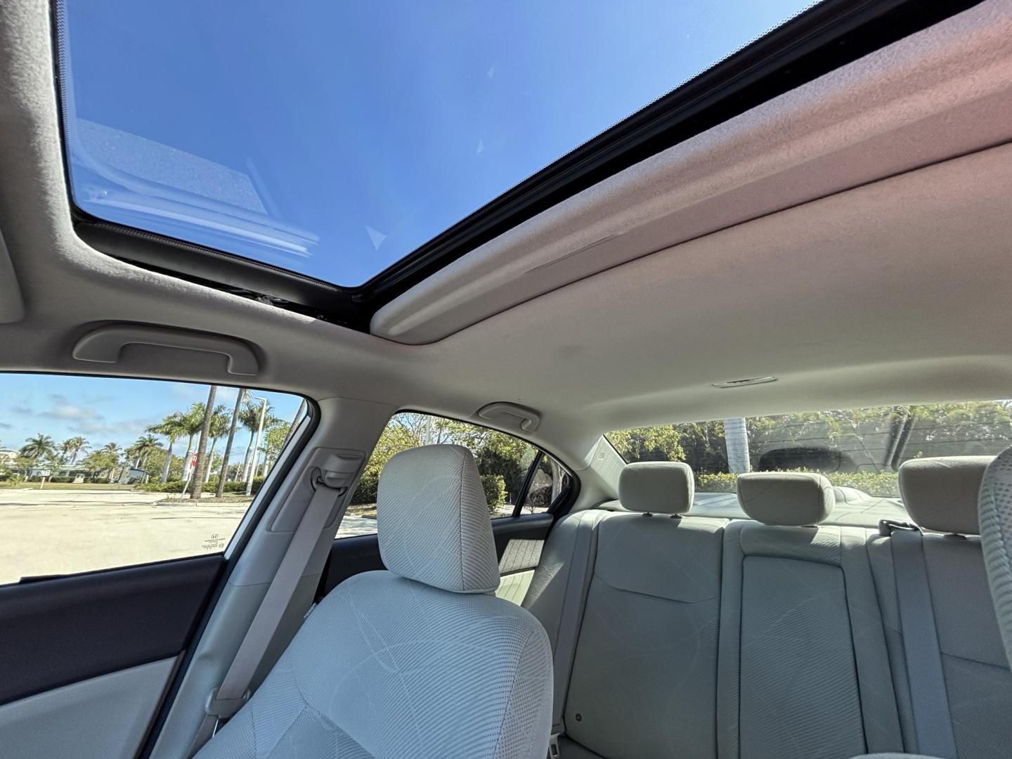 2012 WHITE /Cloth Honda Civic EX Sedan 5-Speed AT (2HGFB2F80CH) with an 1.8L L4 SOHC 16V engine, 5-Speed Automatic transmission, located at 11170 Summerlin Square Dr., Fort Myers Beach, FL, 33931, (239) 999-7777, 26.493546, -81.941628 - Photo#10