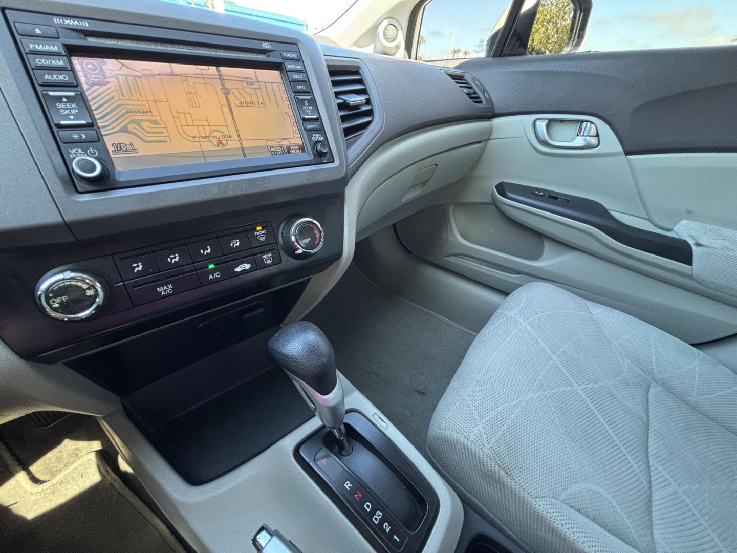 2012 WHITE /Cloth Honda Civic EX Sedan 5-Speed AT (2HGFB2F80CH) with an 1.8L L4 SOHC 16V engine, 5-Speed Automatic transmission, located at 11170 Summerlin Square Dr., Fort Myers Beach, FL, 33931, (239) 999-7777, 26.493546, -81.941628 - Photo#12