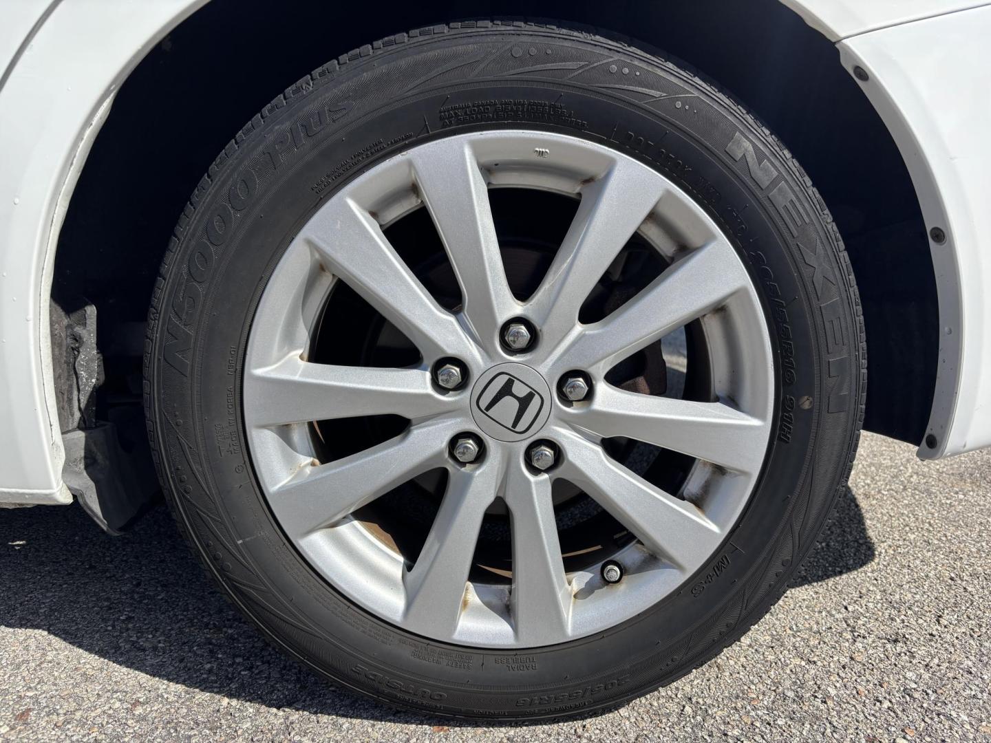 2012 WHITE /Cloth Honda Civic EX Sedan 5-Speed AT (2HGFB2F80CH) with an 1.8L L4 SOHC 16V engine, 5-Speed Automatic transmission, located at 11170 Summerlin Square Dr., Fort Myers Beach, FL, 33931, (239) 999-7777, 26.493546, -81.941628 - Photo#27