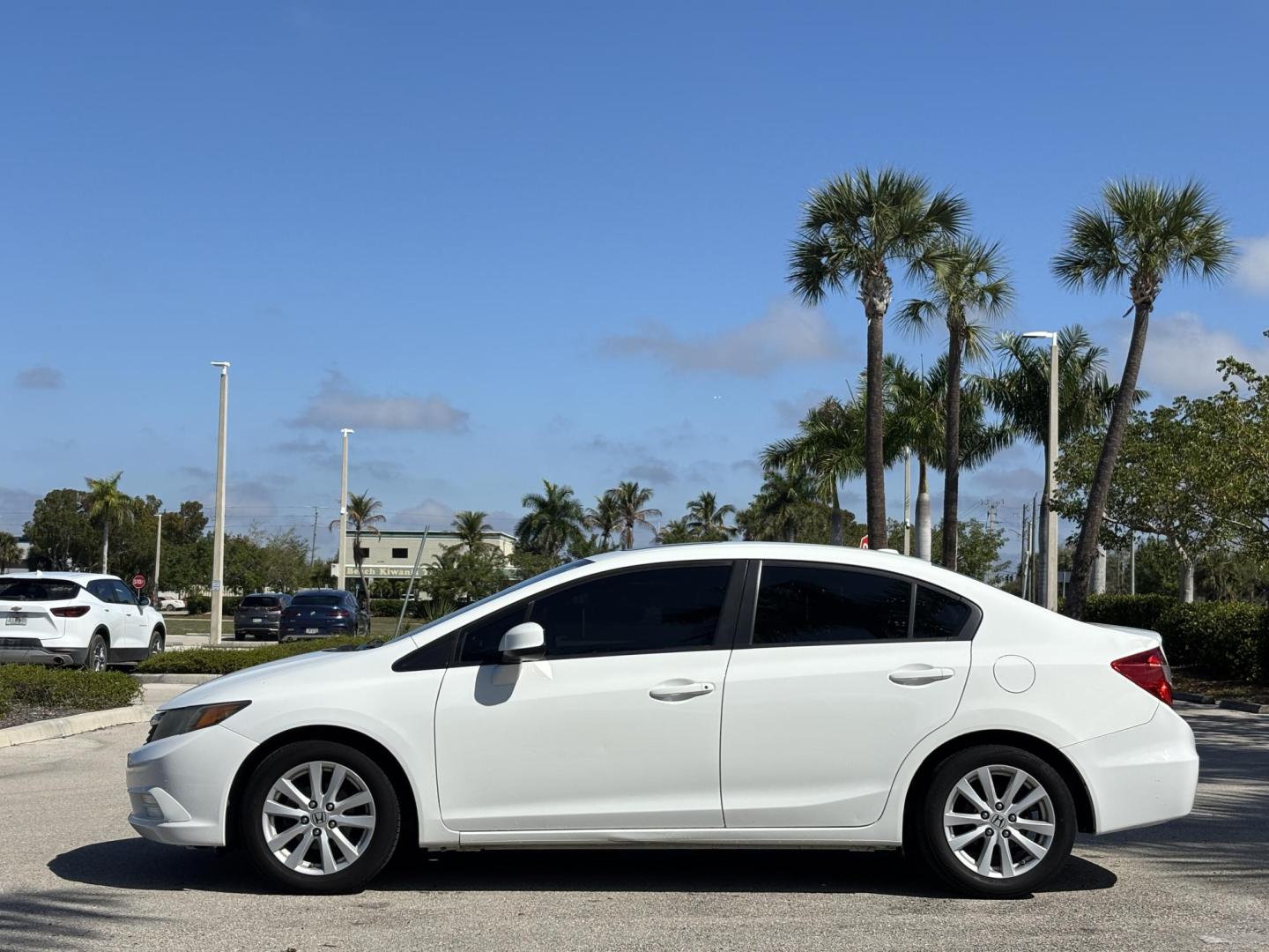 2012 WHITE /Cloth Honda Civic EX Sedan 5-Speed AT (2HGFB2F80CH) with an 1.8L L4 SOHC 16V engine, 5-Speed Automatic transmission, located at 11170 Summerlin Square Dr., Fort Myers Beach, FL, 33931, (239) 999-7777, 26.493546, -81.941628 - Photo#8