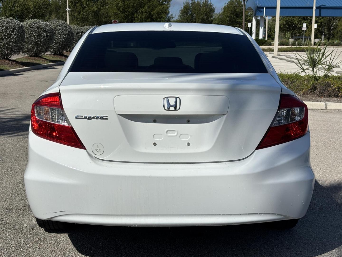 2012 WHITE /Cloth Honda Civic EX Sedan 5-Speed AT (2HGFB2F80CH) with an 1.8L L4 SOHC 16V engine, 5-Speed Automatic transmission, located at 11170 Summerlin Square Dr., Fort Myers Beach, FL, 33931, (239) 999-7777, 26.493546, -81.941628 - Photo#6
