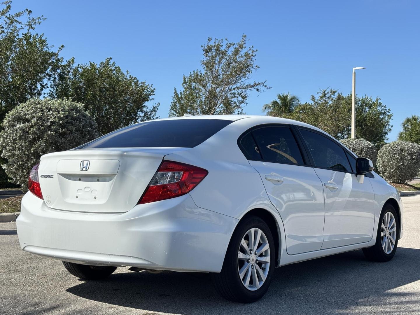 2012 WHITE /Cloth Honda Civic EX Sedan 5-Speed AT (2HGFB2F80CH) with an 1.8L L4 SOHC 16V engine, 5-Speed Automatic transmission, located at 11170 Summerlin Square Dr., Fort Myers Beach, FL, 33931, (239) 999-7777, 26.493546, -81.941628 - Photo#7