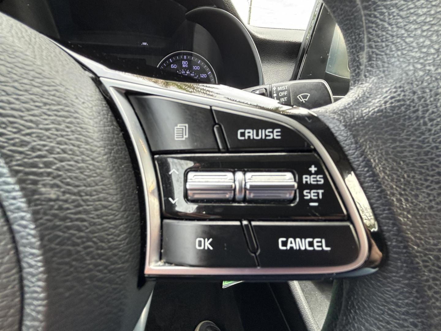 2020 SILVER /BLACK Kia Forte FE 6M (3KPF24AD4LE) with an 2.0L L4 DOHC 16V engine, 6M transmission, located at 11170 Summerlin Square Dr., Fort Myers Beach, FL, 33931, (239) 999-7777, 26.493546, -81.941628 - 1 Owner No Damage No Accident Carfax - Photo#22