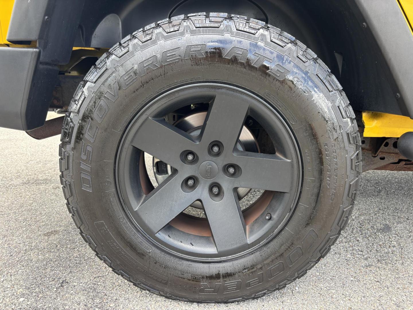 2008 YELLOW JEEP WRANGLER UNLIMI X (1J4GA39158L) with an 3.8L engine, 4-Speed Manual transmission, located at 11170 Summerlin Square Dr., Fort Myers Beach, FL, 33931, (239) 999-7777, 26.493546, -81.941628 - Manual Transmission New Cloth Top New Brakes New Rotors - Photo#50