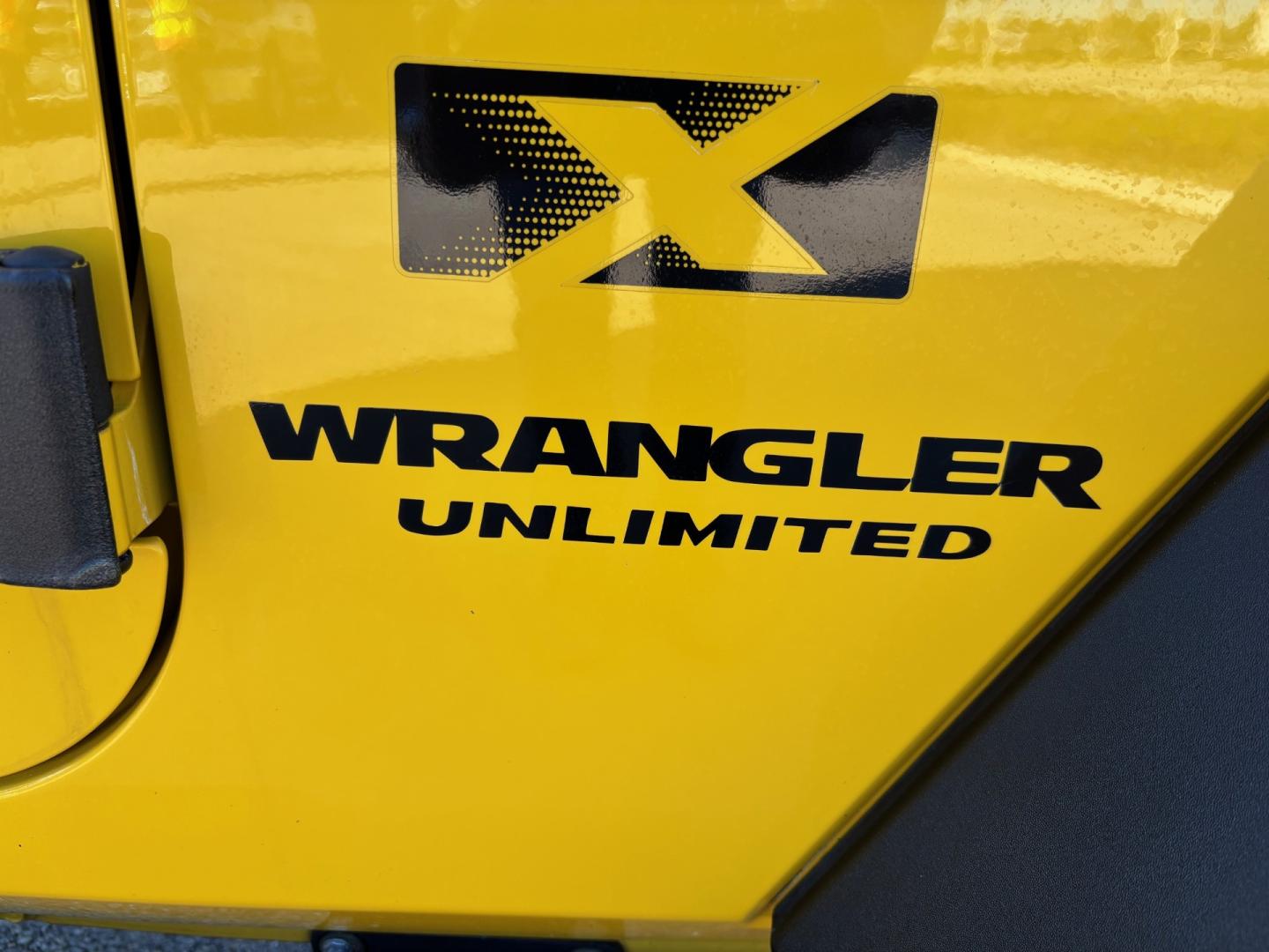 2008 YELLOW JEEP WRANGLER UNLIMI X (1J4GA39158L) with an 3.8L engine, 4-Speed Manual transmission, located at 11170 Summerlin Square Dr., Fort Myers Beach, FL, 33931, (239) 999-7777, 26.493546, -81.941628 - Manual Transmission New Cloth Top New Brakes New Rotors - Photo#35