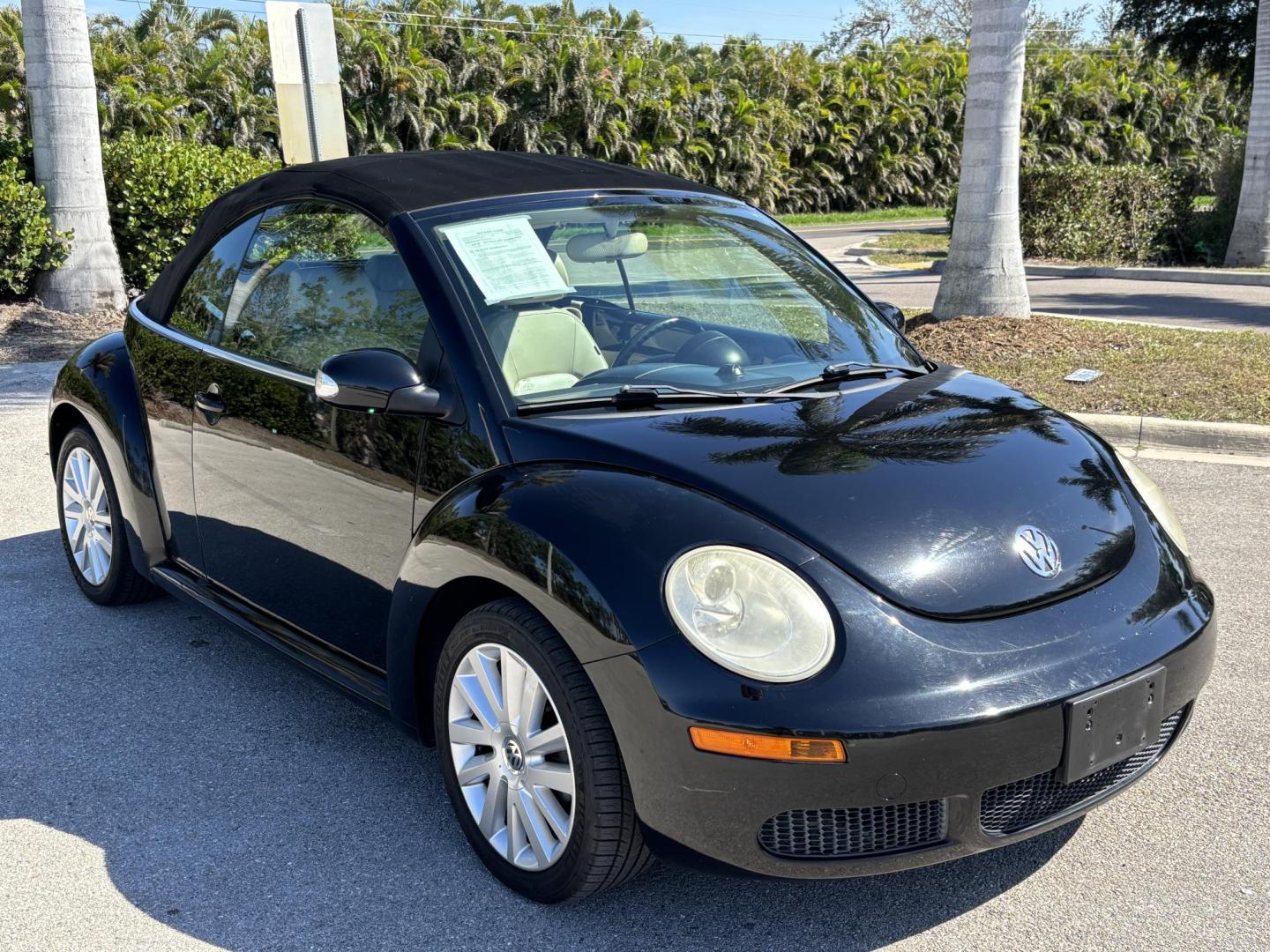 2008 BLACK VOLKSWAGEN NEW BEETLE CONVERTIBLE SE (3VWRF31Y58M) with an 2.5L engine, Automatic transmission, located at 11170 Summerlin Square Dr., Fort Myers Beach, FL, 33931, (239) 999-7777, 26.493546, -81.941628 - Photo#19