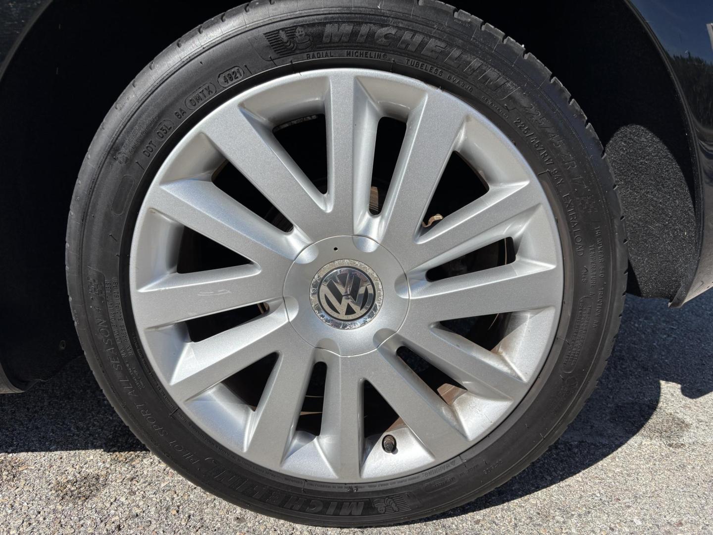 2008 BLACK VOLKSWAGEN NEW BEETLE CONVERTIBLE SE (3VWRF31Y58M) with an 2.5L engine, Automatic transmission, located at 11170 Summerlin Square Dr., Fort Myers Beach, FL, 33931, (239) 999-7777, 26.493546, -81.941628 - Photo#26