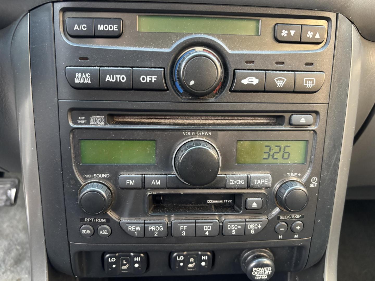 2004 SILVER /BLACK HONDA PILOT EXL (2HKYF18754H) with an 3.5L engine, Automatic transmission, located at 11170 Summerlin Square Dr., Fort Myers Beach, FL, 33931, (239) 999-7777, 26.493546, -81.941628 - Photo#14