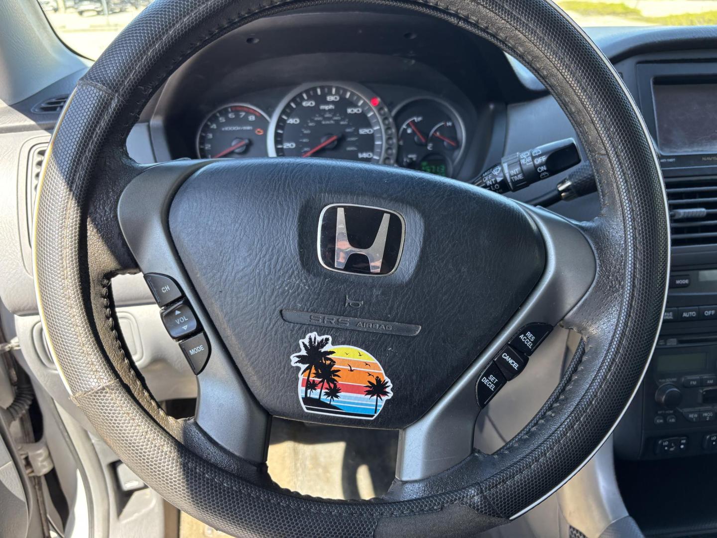 2004 SILVER /BLACK HONDA PILOT EXL (2HKYF18754H) with an 3.5L engine, Automatic transmission, located at 11170 Summerlin Square Dr., Fort Myers Beach, FL, 33931, (239) 999-7777, 26.493546, -81.941628 - Photo#11