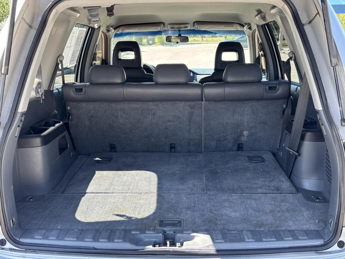 2004 SILVER /BLACK HONDA PILOT EXL (2HKYF18754H) with an 3.5L engine, Automatic transmission, located at 11170 Summerlin Square Dr., Fort Myers Beach, FL, 33931, (239) 999-7777, 26.493546, -81.941628 - Photo#24