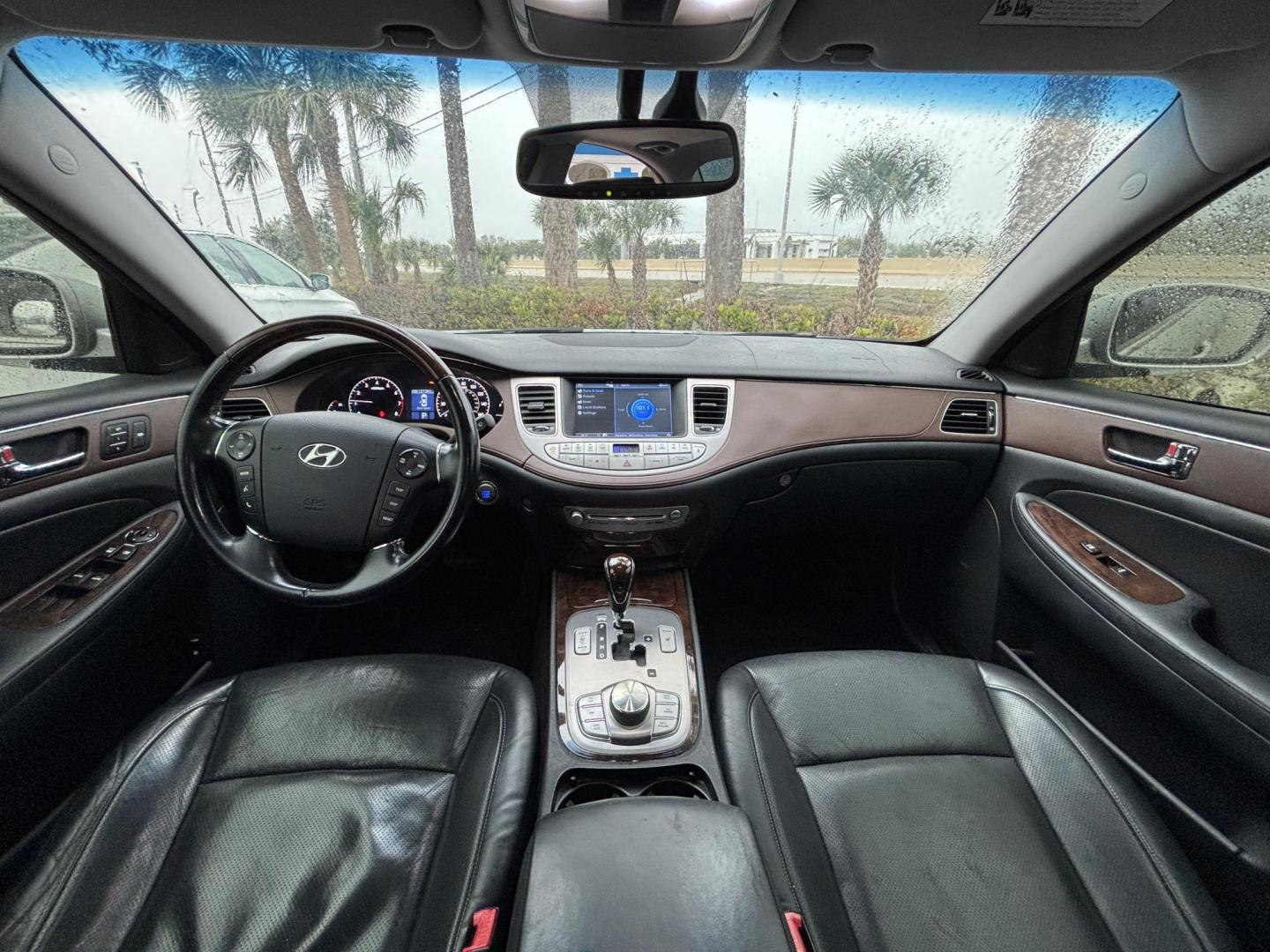 2009 SILVER /BLACK HYUNDAI GENESIS 4.6L (KMHGC46F89U) with an 4.6L engine, Automatic transmission, located at 11170 Summerlin Square Dr., Fort Myers Beach, FL, 33931, (239) 999-7777, 26.493546, -81.941628 - Photo#8