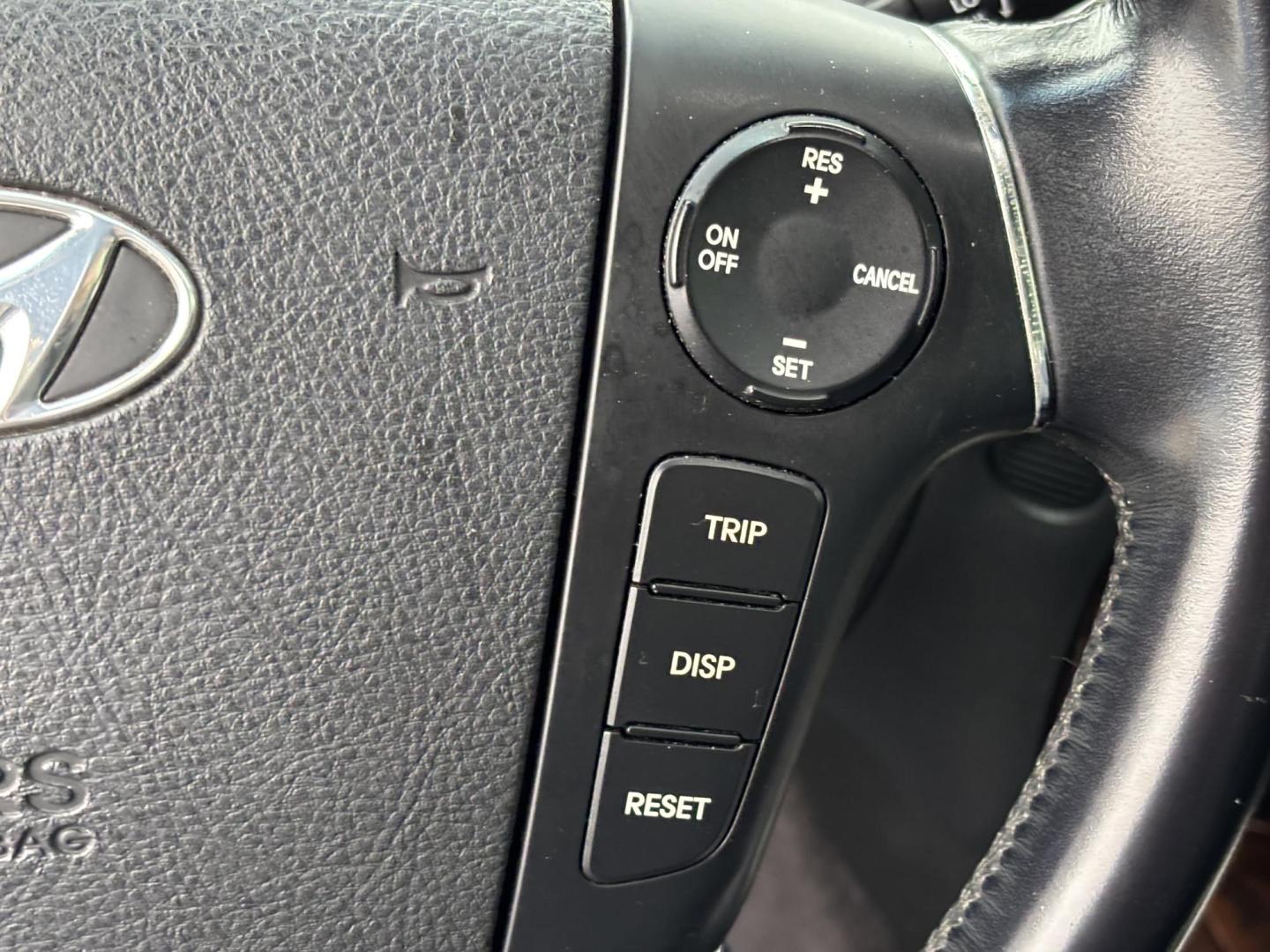 2009 SILVER /BLACK HYUNDAI GENESIS 4.6L (KMHGC46F89U) with an 4.6L engine, Automatic transmission, located at 11170 Summerlin Square Dr., Fort Myers Beach, FL, 33931, (239) 999-7777, 26.493546, -81.941628 - Photo#34