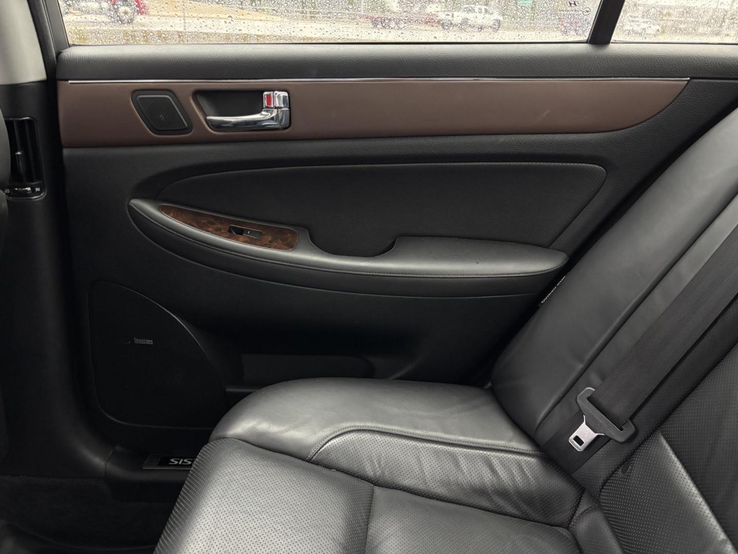 2009 SILVER /BLACK HYUNDAI GENESIS 4.6L (KMHGC46F89U) with an 4.6L engine, Automatic transmission, located at 11170 Summerlin Square Dr., Fort Myers Beach, FL, 33931, (239) 999-7777, 26.493546, -81.941628 - Photo#26