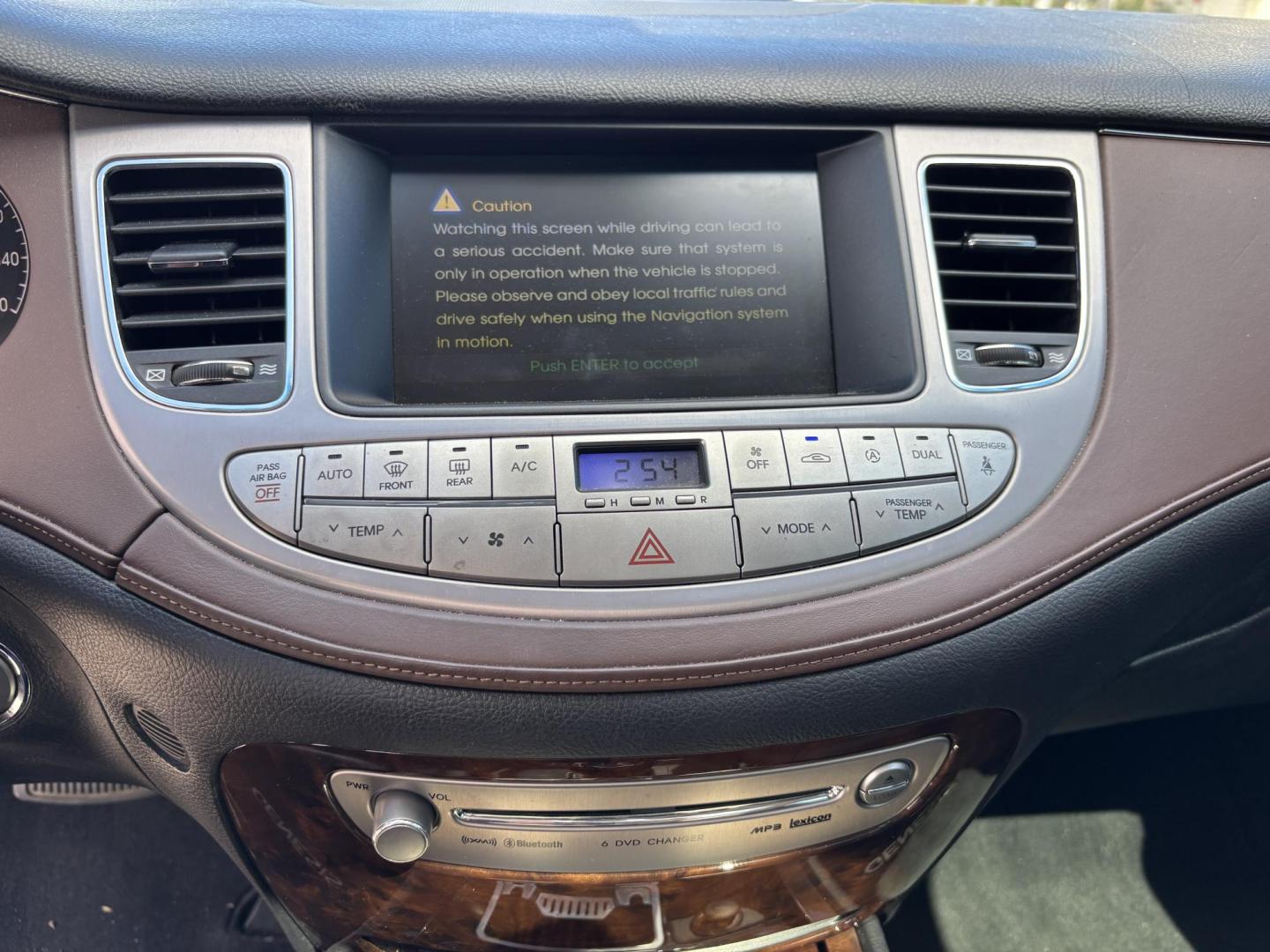 2009 SILVER /BLACK HYUNDAI GENESIS 4.6L (KMHGC46F89U) with an 4.6L engine, Automatic transmission, located at 11170 Summerlin Square Dr., Fort Myers Beach, FL, 33931, (239) 999-7777, 26.493546, -81.941628 - Photo#15