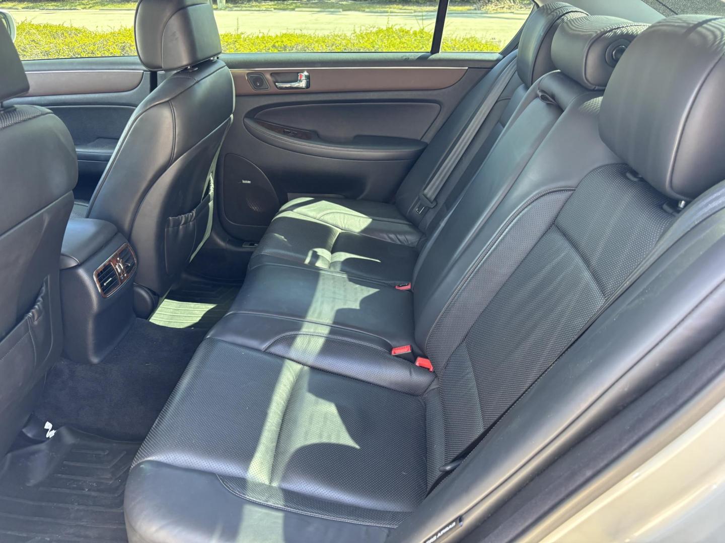 2009 SILVER /BLACK HYUNDAI GENESIS 4.6L (KMHGC46F89U) with an 4.6L engine, Automatic transmission, located at 11170 Summerlin Square Dr., Fort Myers Beach, FL, 33931, (239) 999-7777, 26.493546, -81.941628 - Photo#23