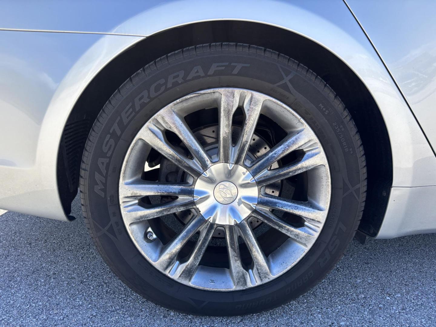 2009 SILVER /BLACK HYUNDAI GENESIS 4.6L (KMHGC46F89U) with an 4.6L engine, Automatic transmission, located at 11170 Summerlin Square Dr., Fort Myers Beach, FL, 33931, (239) 999-7777, 26.493546, -81.941628 - Photo#36