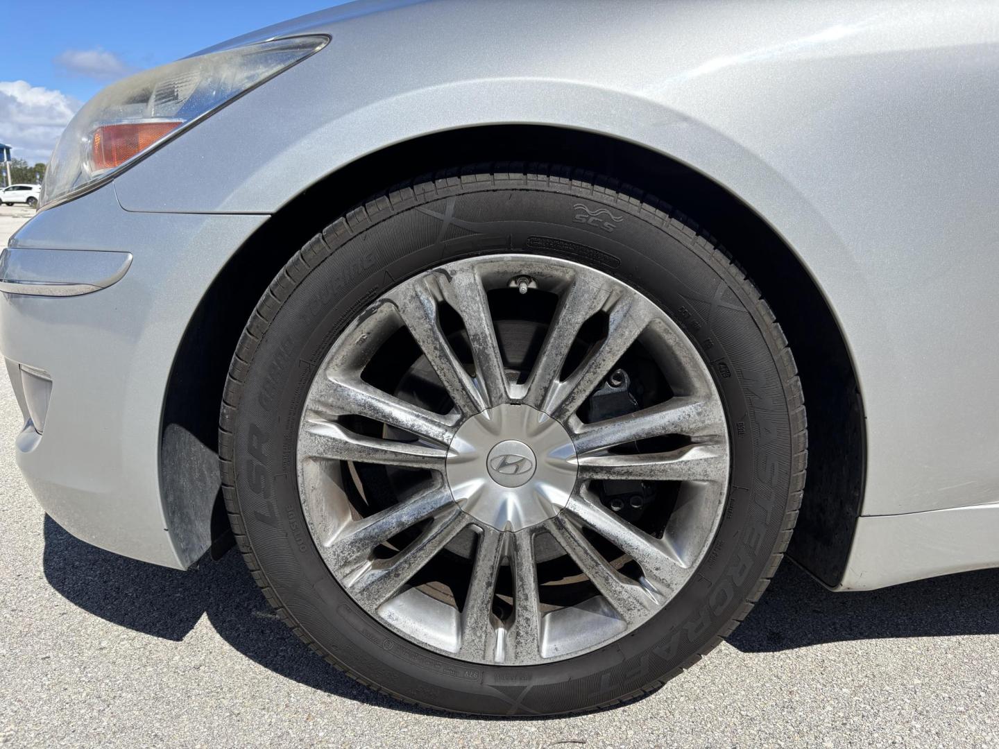 2009 SILVER /BLACK HYUNDAI GENESIS 4.6L (KMHGC46F89U) with an 4.6L engine, Automatic transmission, located at 11170 Summerlin Square Dr., Fort Myers Beach, FL, 33931, (239) 999-7777, 26.493546, -81.941628 - Photo#38