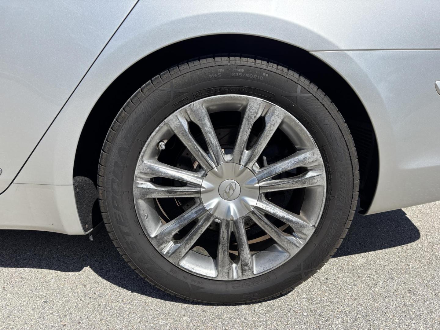 2009 SILVER /BLACK HYUNDAI GENESIS 4.6L (KMHGC46F89U) with an 4.6L engine, Automatic transmission, located at 11170 Summerlin Square Dr., Fort Myers Beach, FL, 33931, (239) 999-7777, 26.493546, -81.941628 - Photo#39