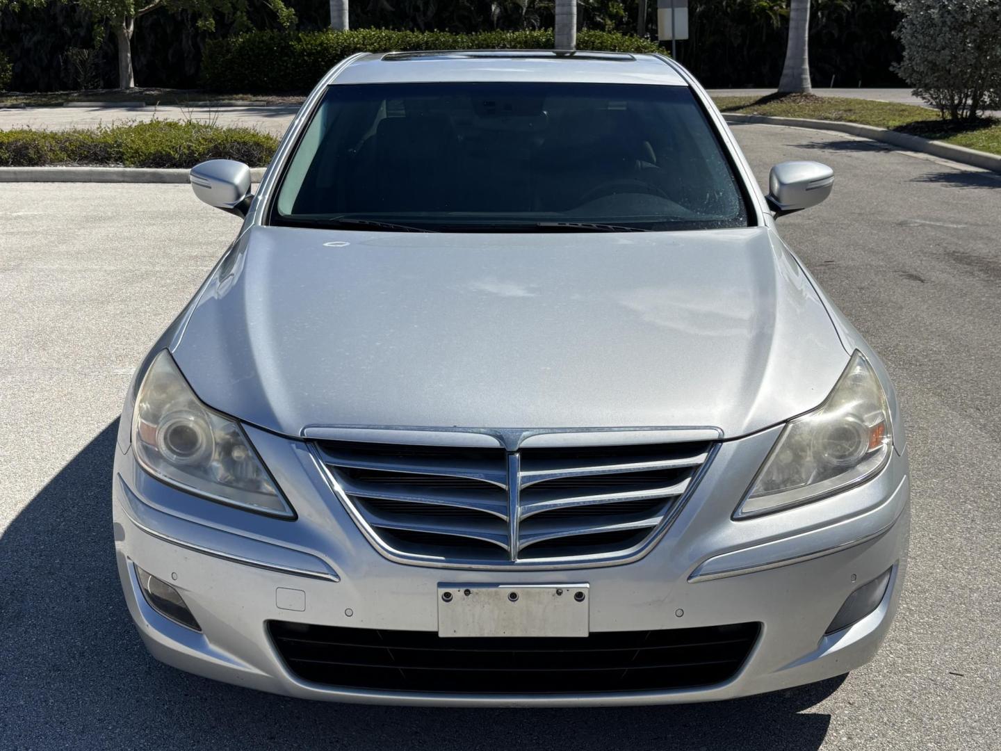2009 SILVER /BLACK HYUNDAI GENESIS 4.6L (KMHGC46F89U) with an 4.6L engine, Automatic transmission, located at 11170 Summerlin Square Dr., Fort Myers Beach, FL, 33931, (239) 999-7777, 26.493546, -81.941628 - Photo#1