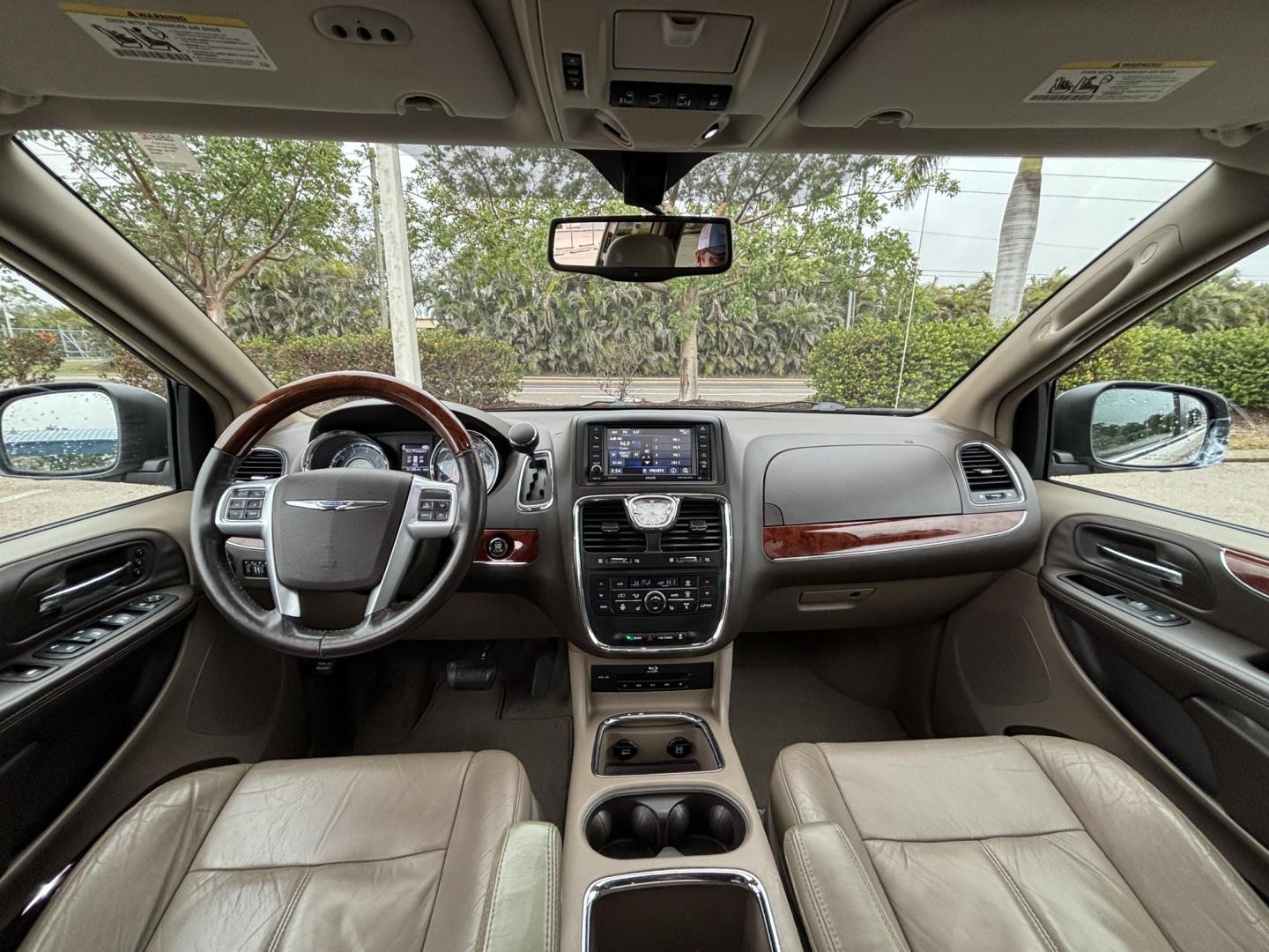2013 GOLD /Beige Chrysler Town & Country Limited (2C4RC1GG6DR) with an 3.6L V6 DOHC 24V engine, 6-Speed Automatic transmission, located at 11170 Summerlin Square Dr., Fort Myers Beach, FL, 33931, (239) 999-7777, 26.493546, -81.941628 - 3rd Row Sunroof Heated Seats Stow and Go Seats - Photo#8