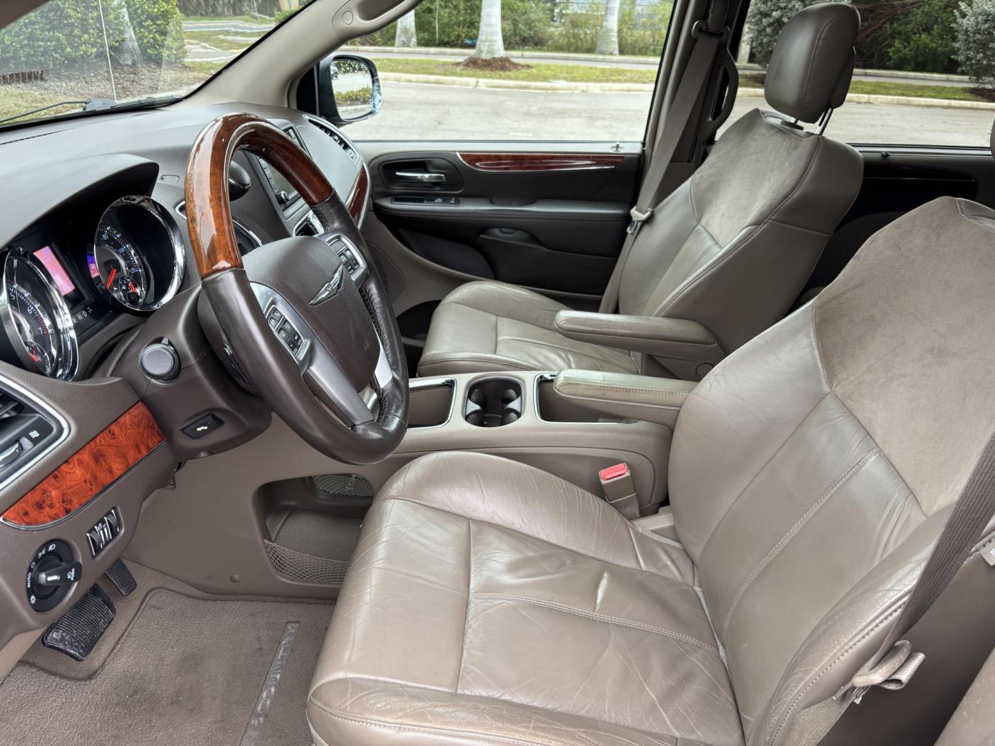 2013 GOLD /Beige Chrysler Town & Country Limited (2C4RC1GG6DR) with an 3.6L V6 DOHC 24V engine, 6-Speed Automatic transmission, located at 11170 Summerlin Square Dr., Fort Myers Beach, FL, 33931, (239) 999-7777, 26.493546, -81.941628 - 3rd Row Sunroof Heated Seats Stow and Go Seats - Photo#10