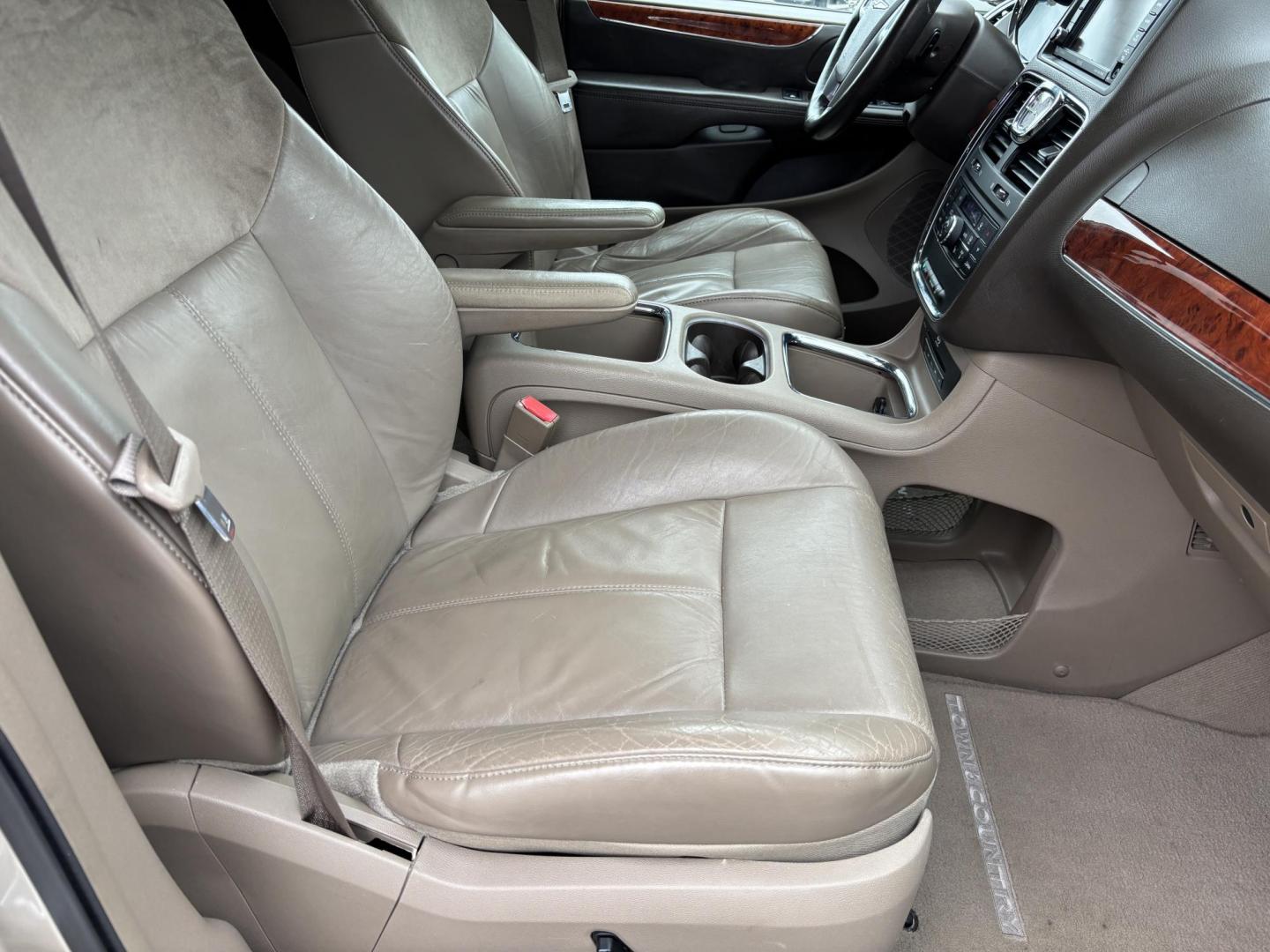 2013 GOLD /Beige Chrysler Town & Country Limited (2C4RC1GG6DR) with an 3.6L V6 DOHC 24V engine, 6-Speed Automatic transmission, located at 11170 Summerlin Square Dr., Fort Myers Beach, FL, 33931, (239) 999-7777, 26.493546, -81.941628 - 3rd Row Sunroof Heated Seats Stow and Go Seats - Photo#11