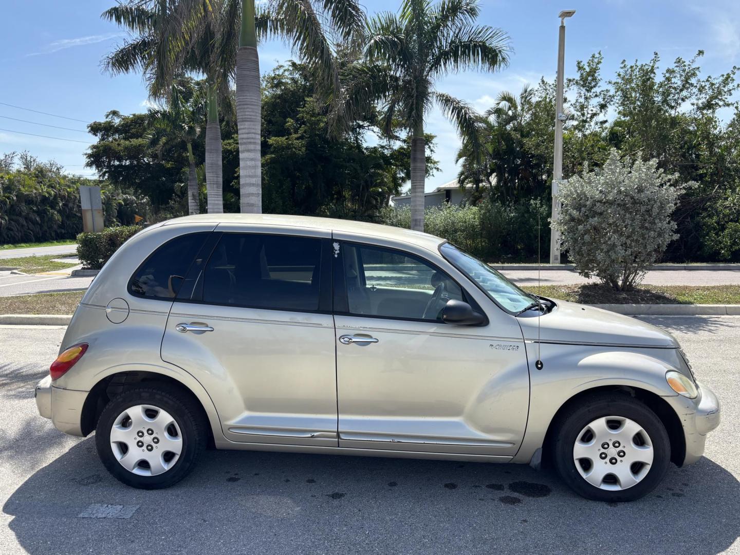 2005 GOLD CHRYSLER PT CRUISER TOURING (3C4FY58B85T) with an 2.4L engine, Automatic transmission, located at 11170 Summerlin Square Dr., Fort Myers Beach, FL, 33931, (239) 999-7777, 26.493546, -81.941628 - As Is Cold A/C - Photo#3